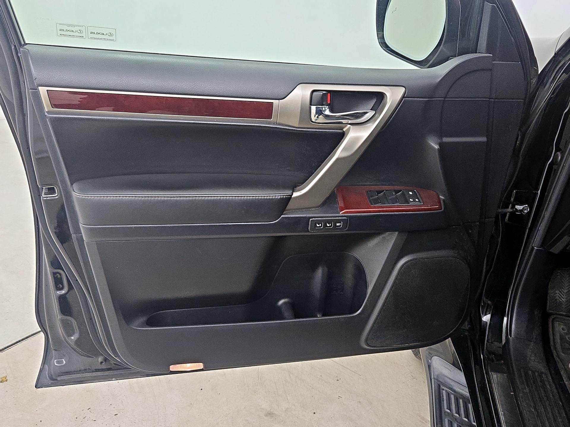 Thumbnail: 2015 Lexus GX - 12