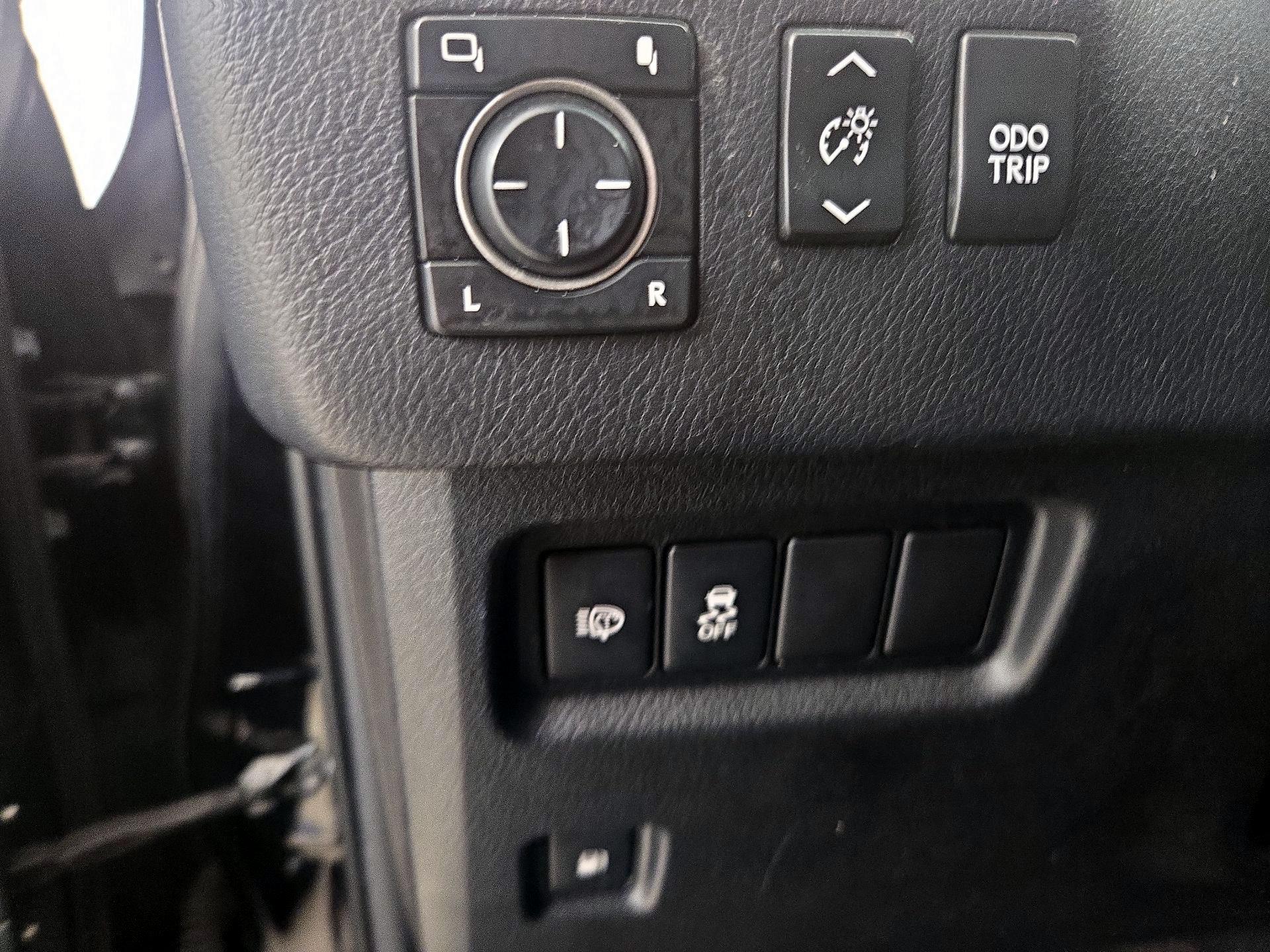 Thumbnail: 2015 Lexus GX - 13