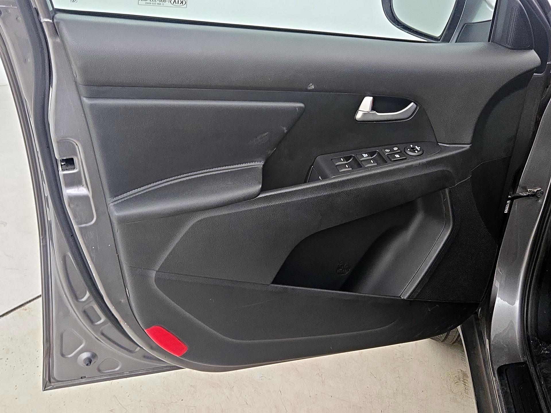 Thumbnail: 2016 Kia Sportage - 12