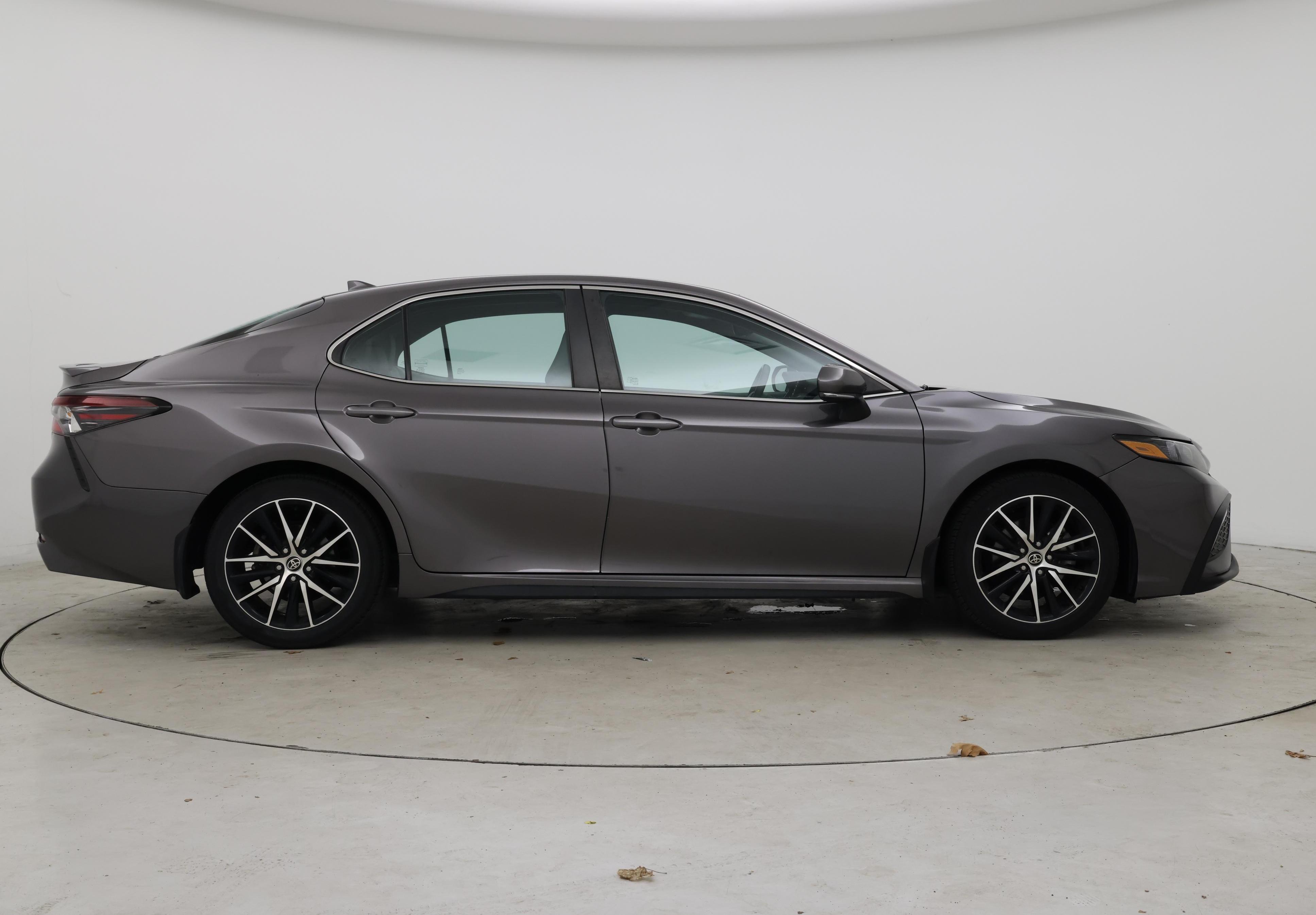 Thumbnail: 2022 Toyota Camry - 7
