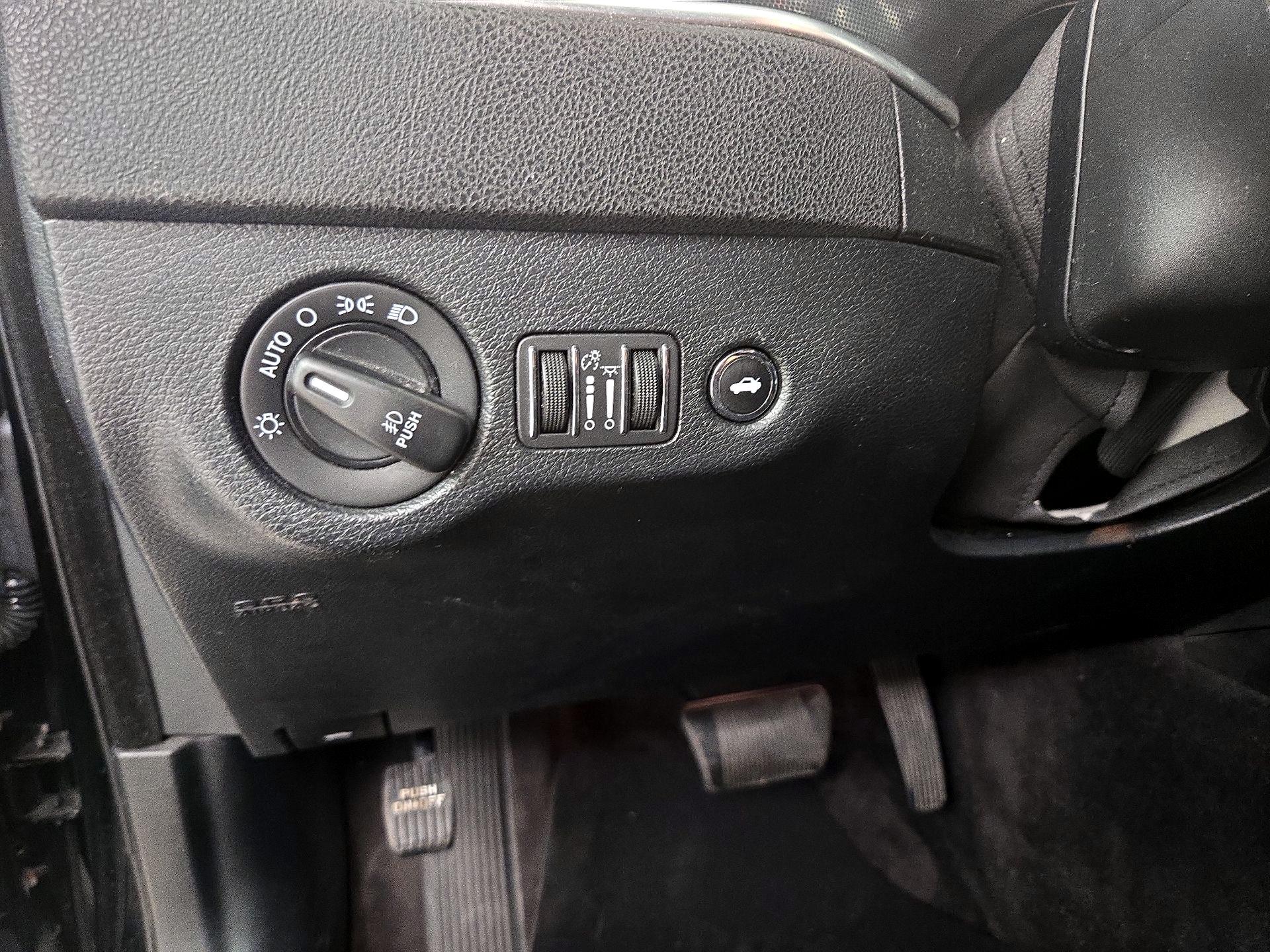 Thumbnail: 2018 Dodge Charger - 13