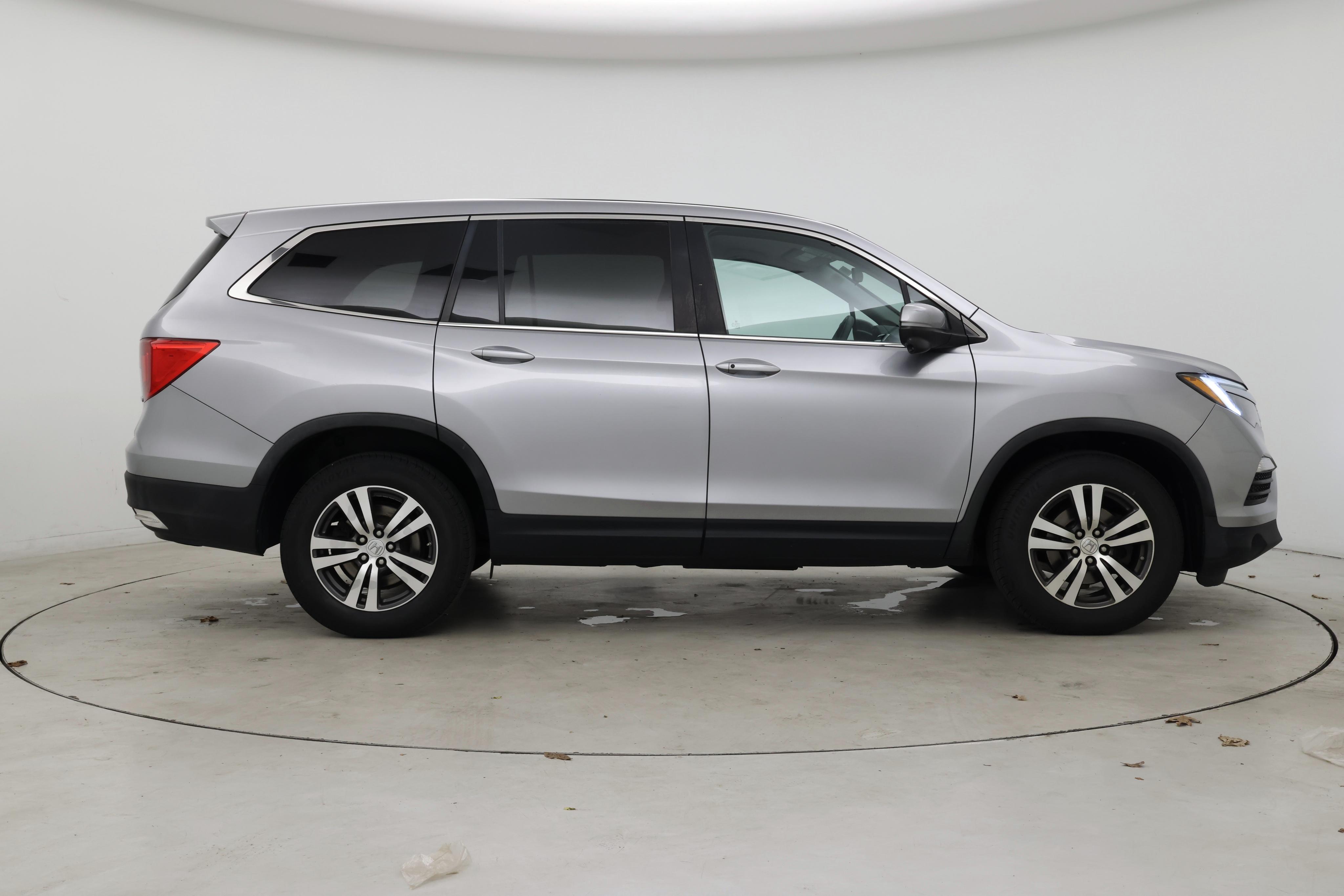 Thumbnail: 2016 Honda Pilot - 7