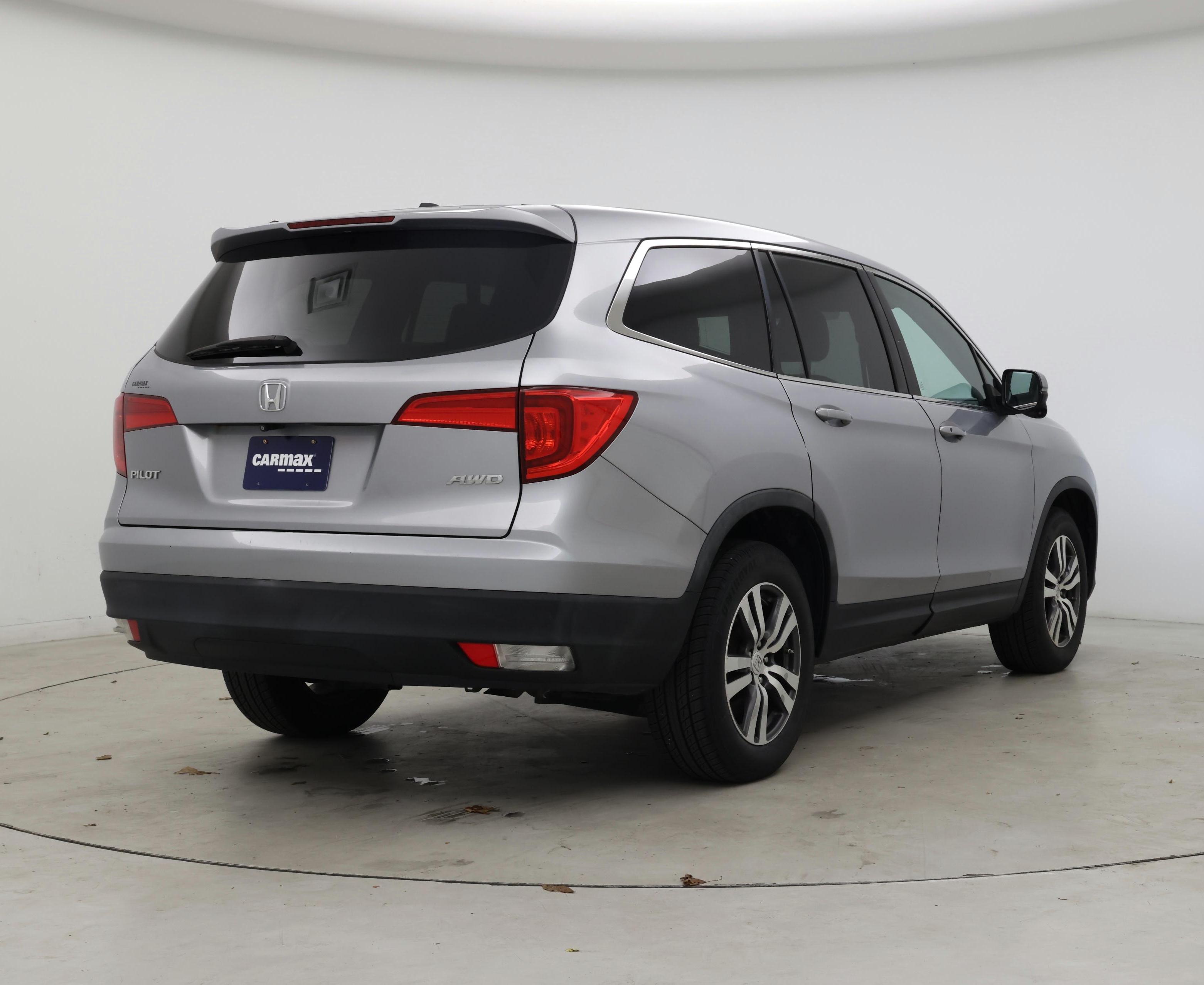 Thumbnail: 2016 Honda Pilot - 8