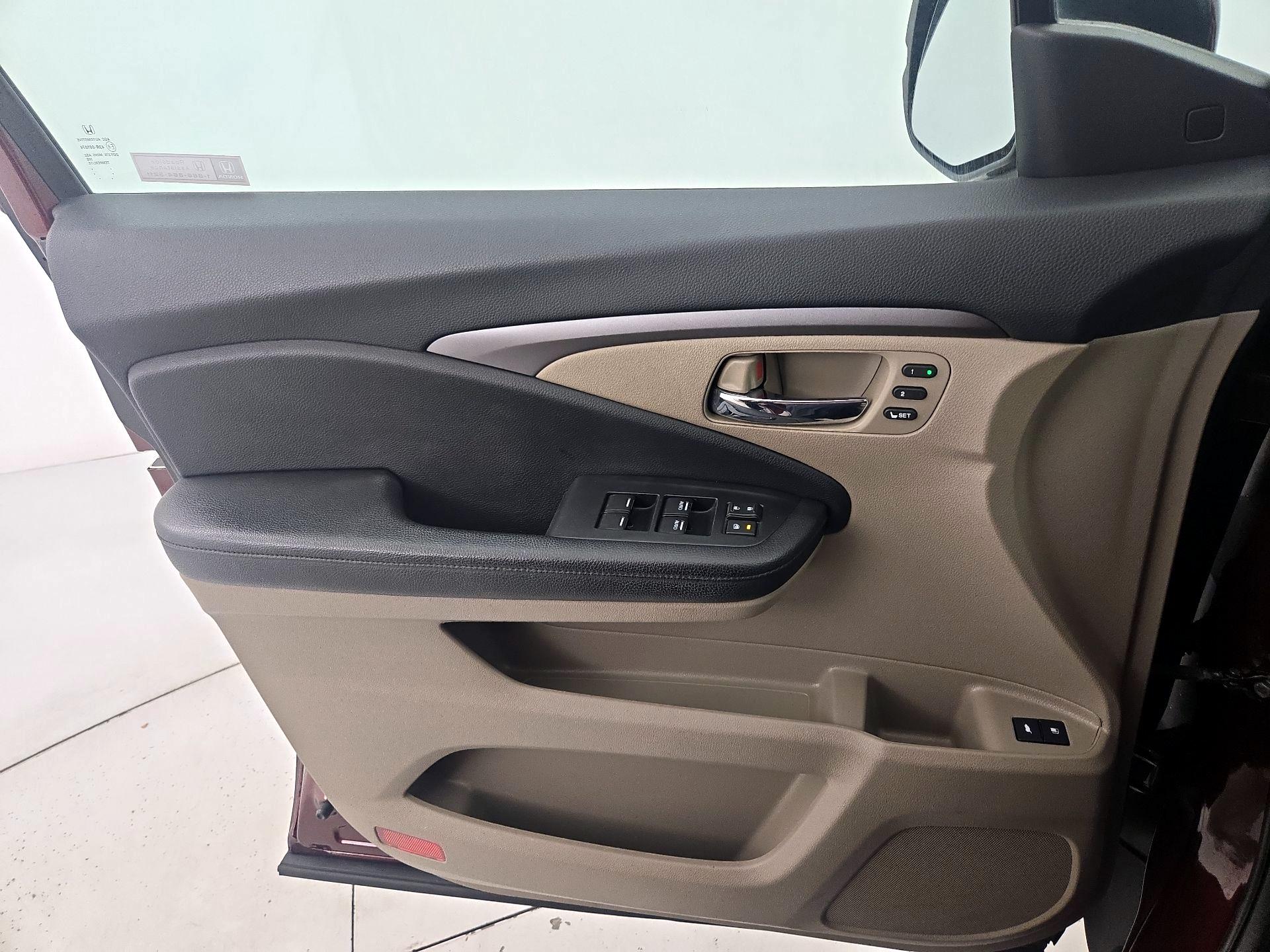 Thumbnail: 2020 Honda Pilot - 12