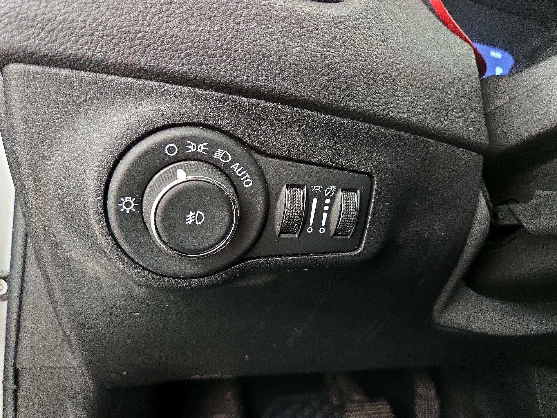 Thumbnail: 2019 Jeep Compass - 13
