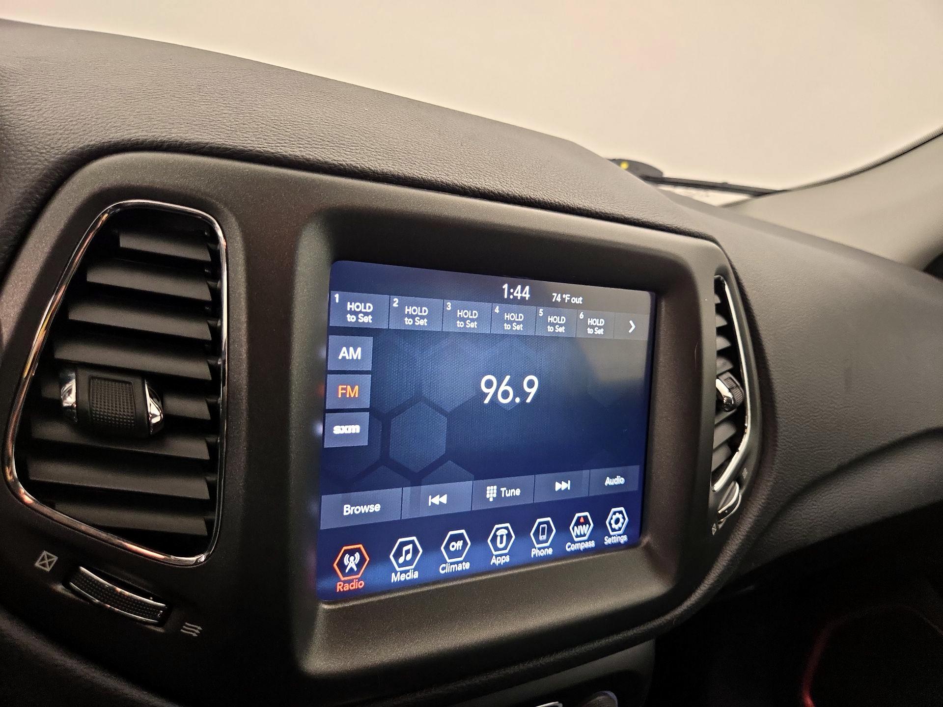 Thumbnail: 2019 Jeep Compass - 15