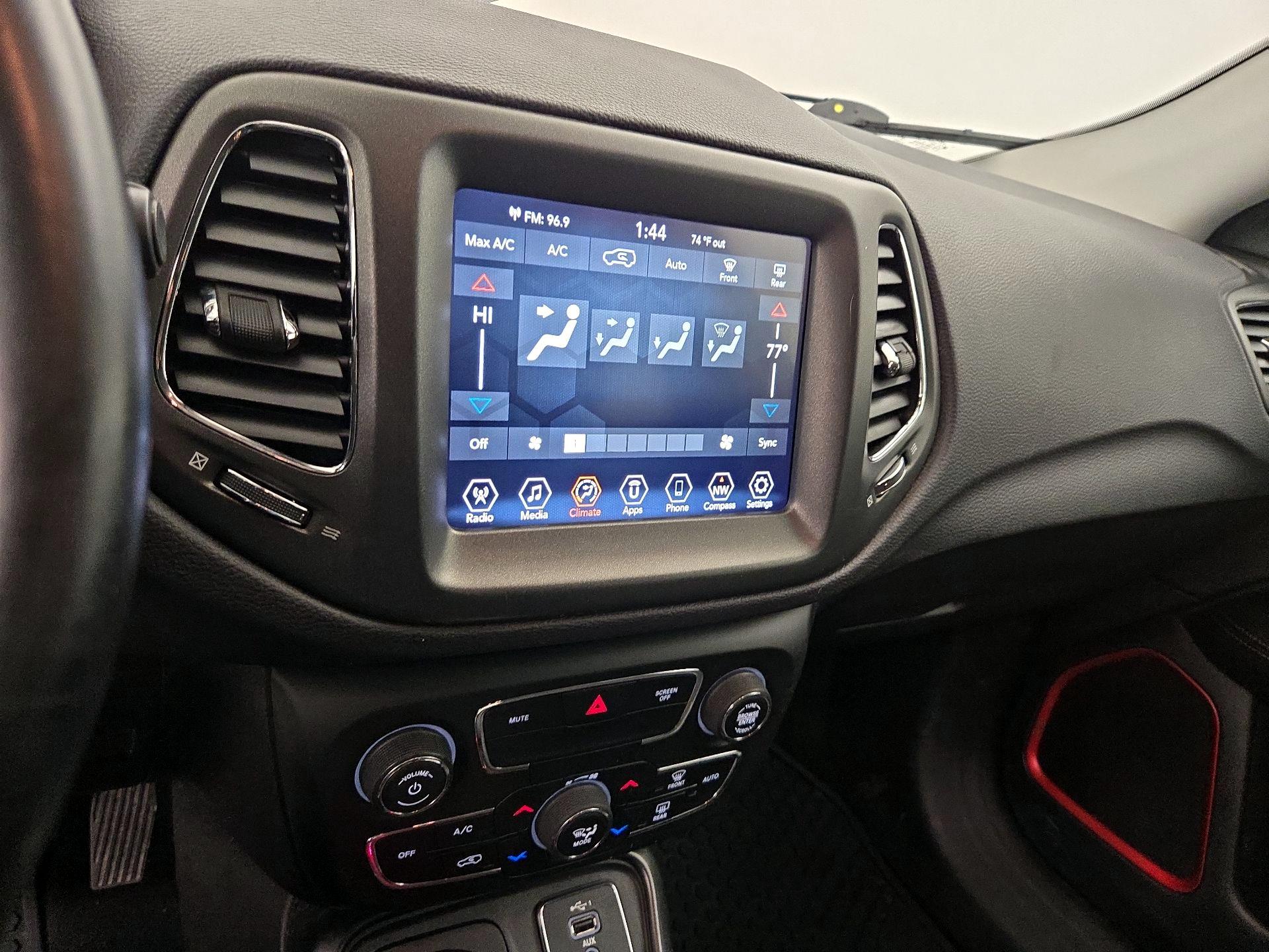 Thumbnail: 2019 Jeep Compass - 16