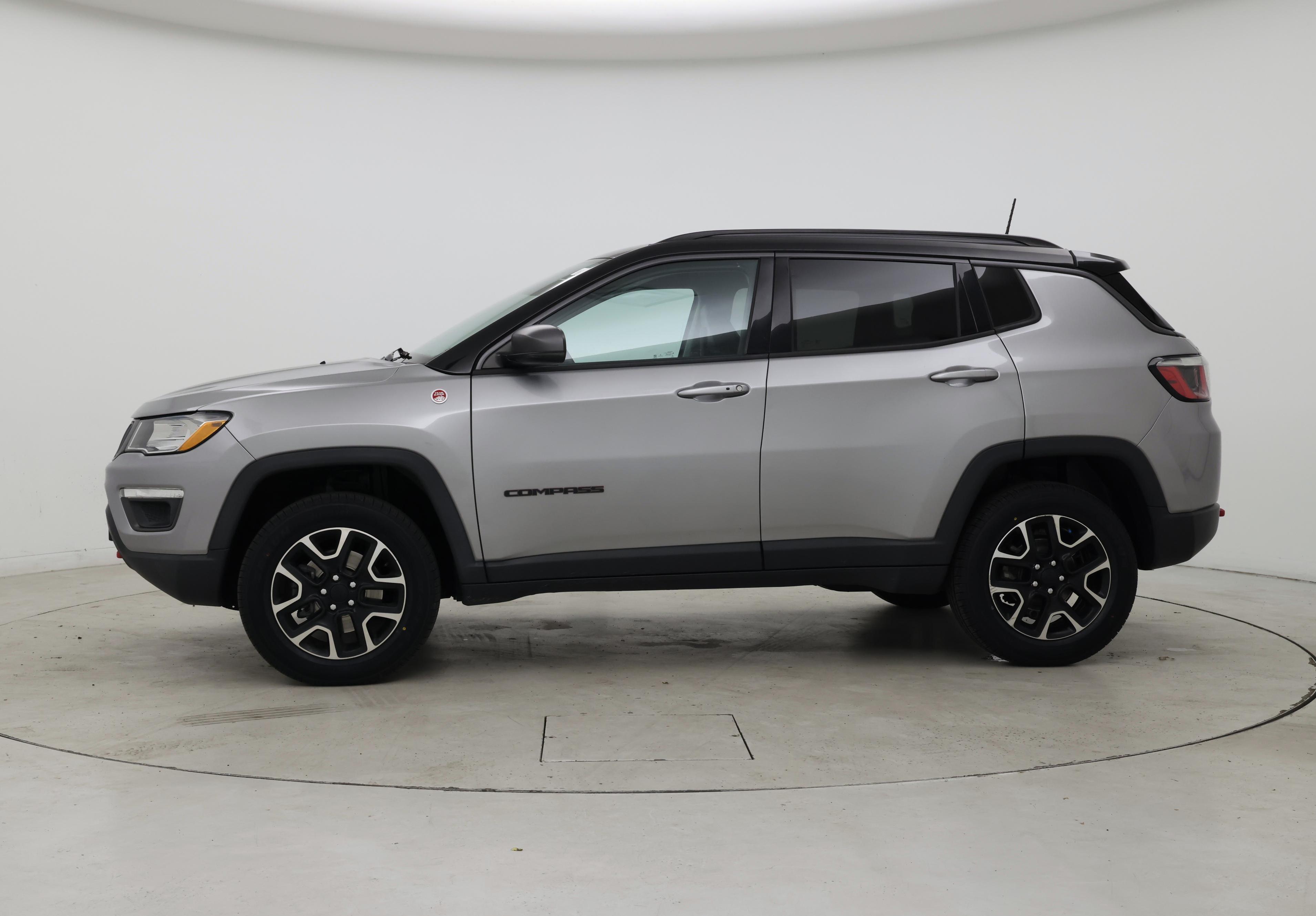 Thumbnail: 2019 Jeep Compass - 3