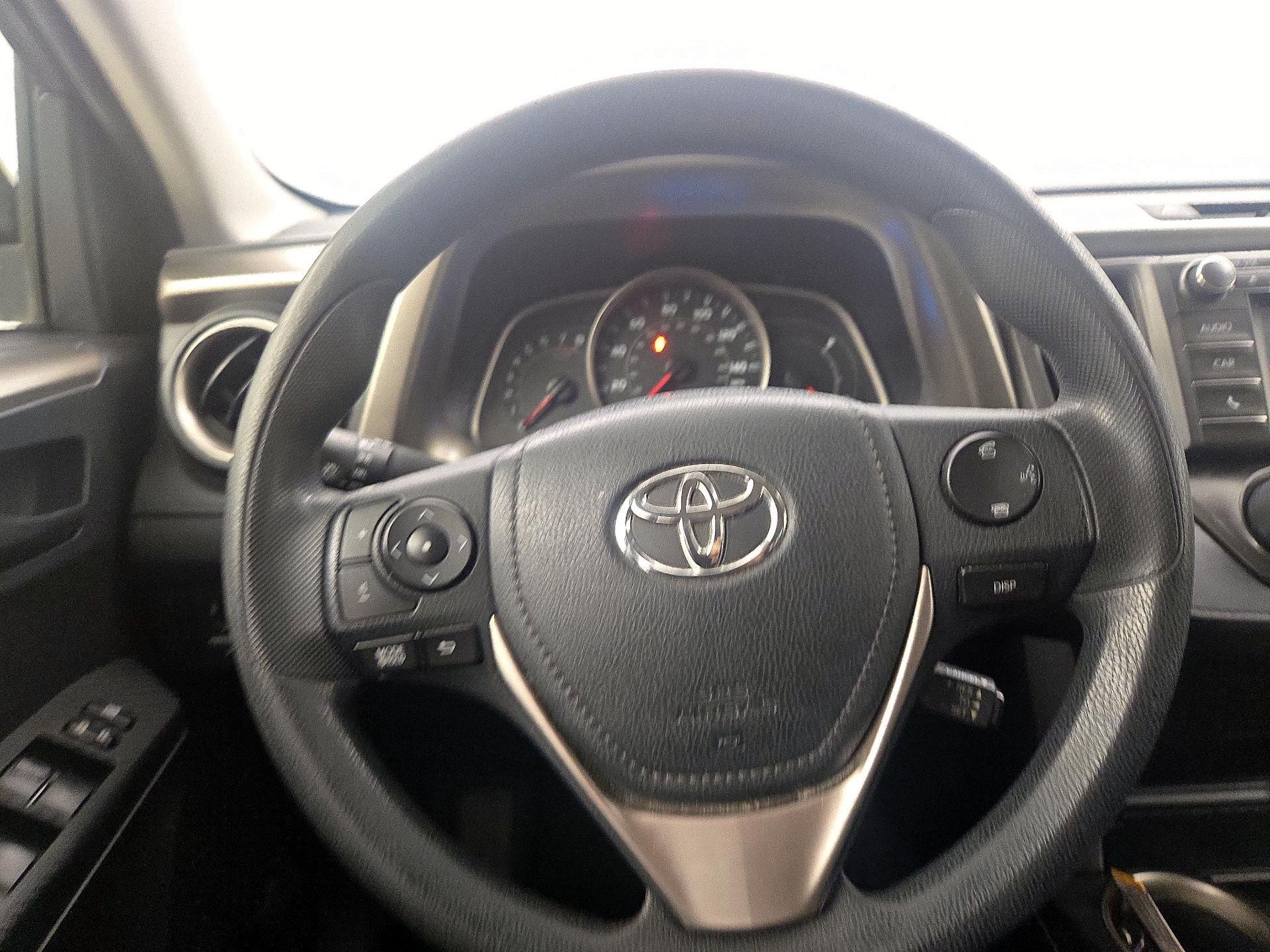 Thumbnail: 2015 Toyota RAV4 - 10