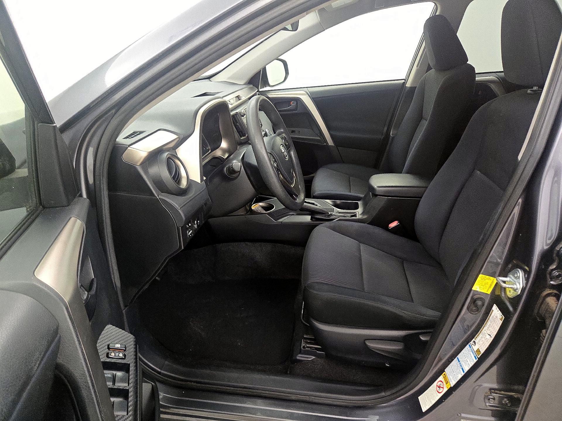 Thumbnail: 2015 Toyota RAV4 - 11