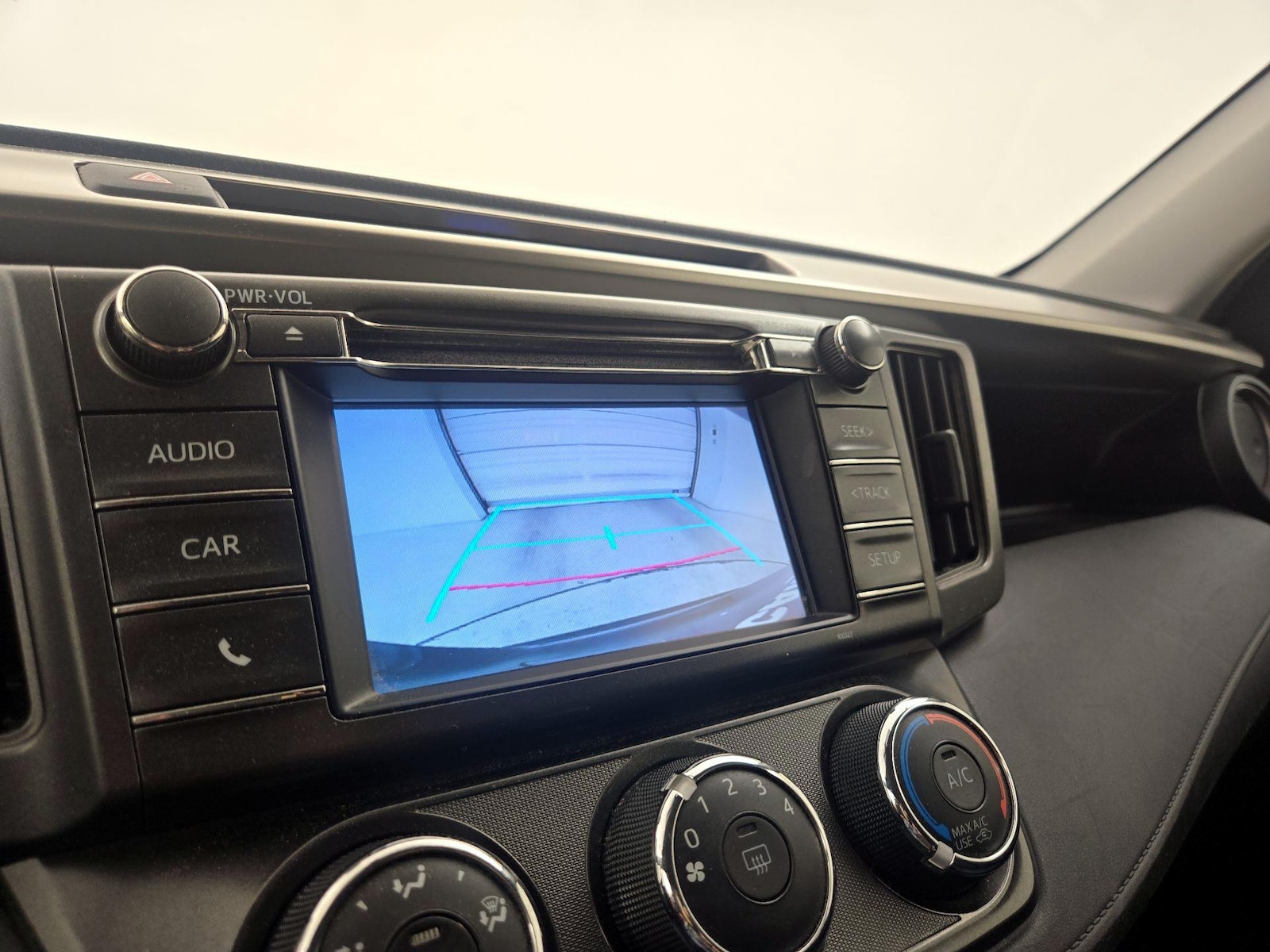2015 Toyota RAV4 LE - Photo 15