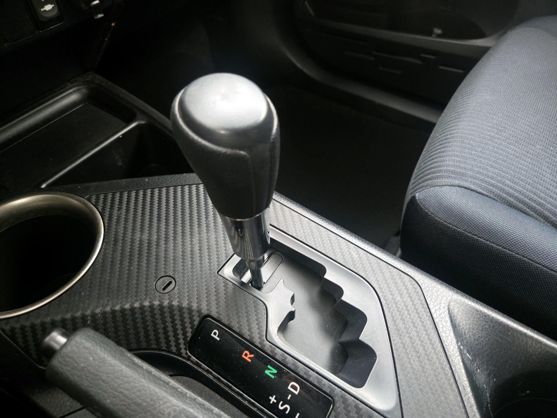 Thumbnail: 2015 Toyota RAV4 - 17