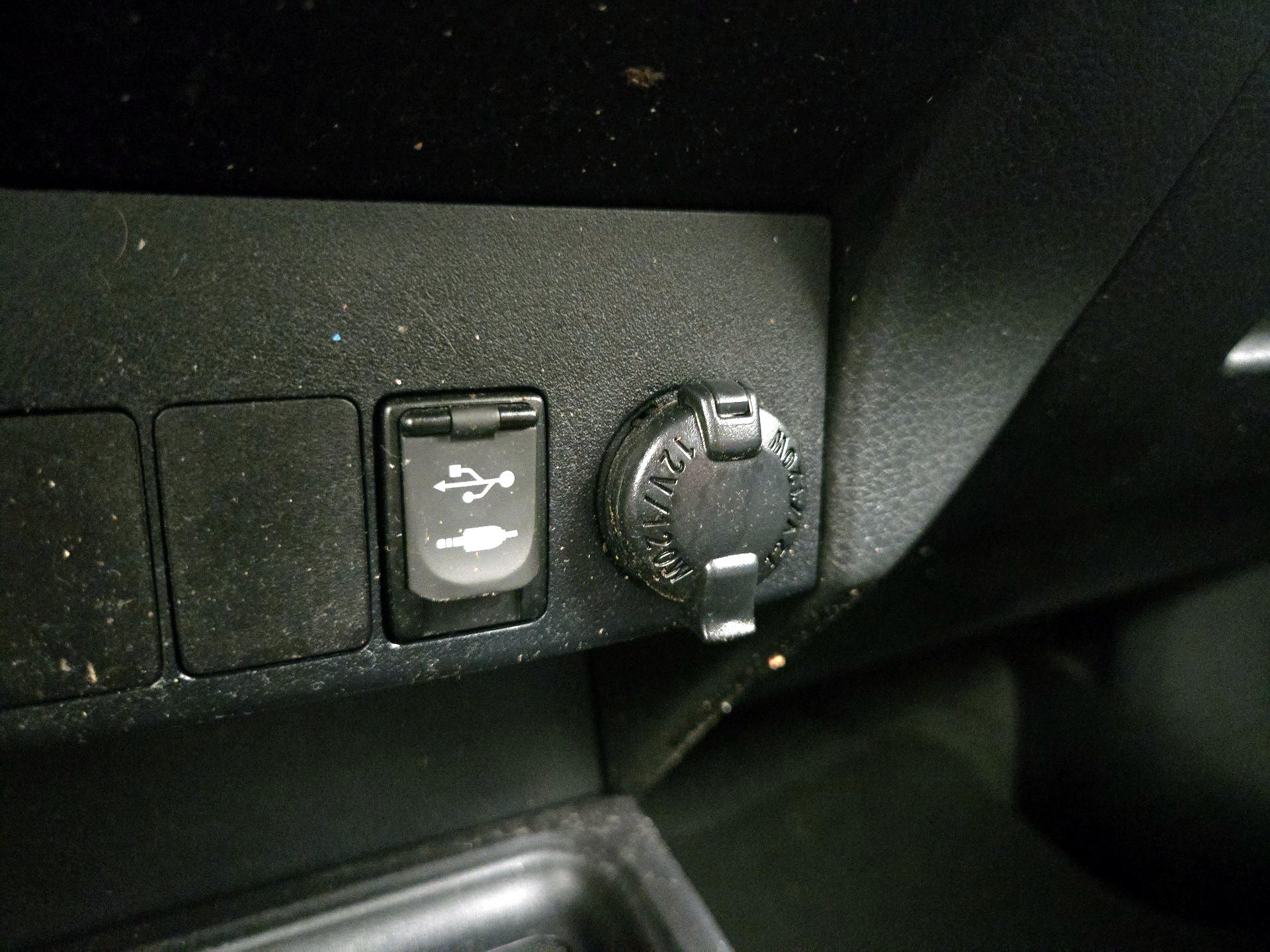 Thumbnail: 2015 Toyota RAV4 - 18