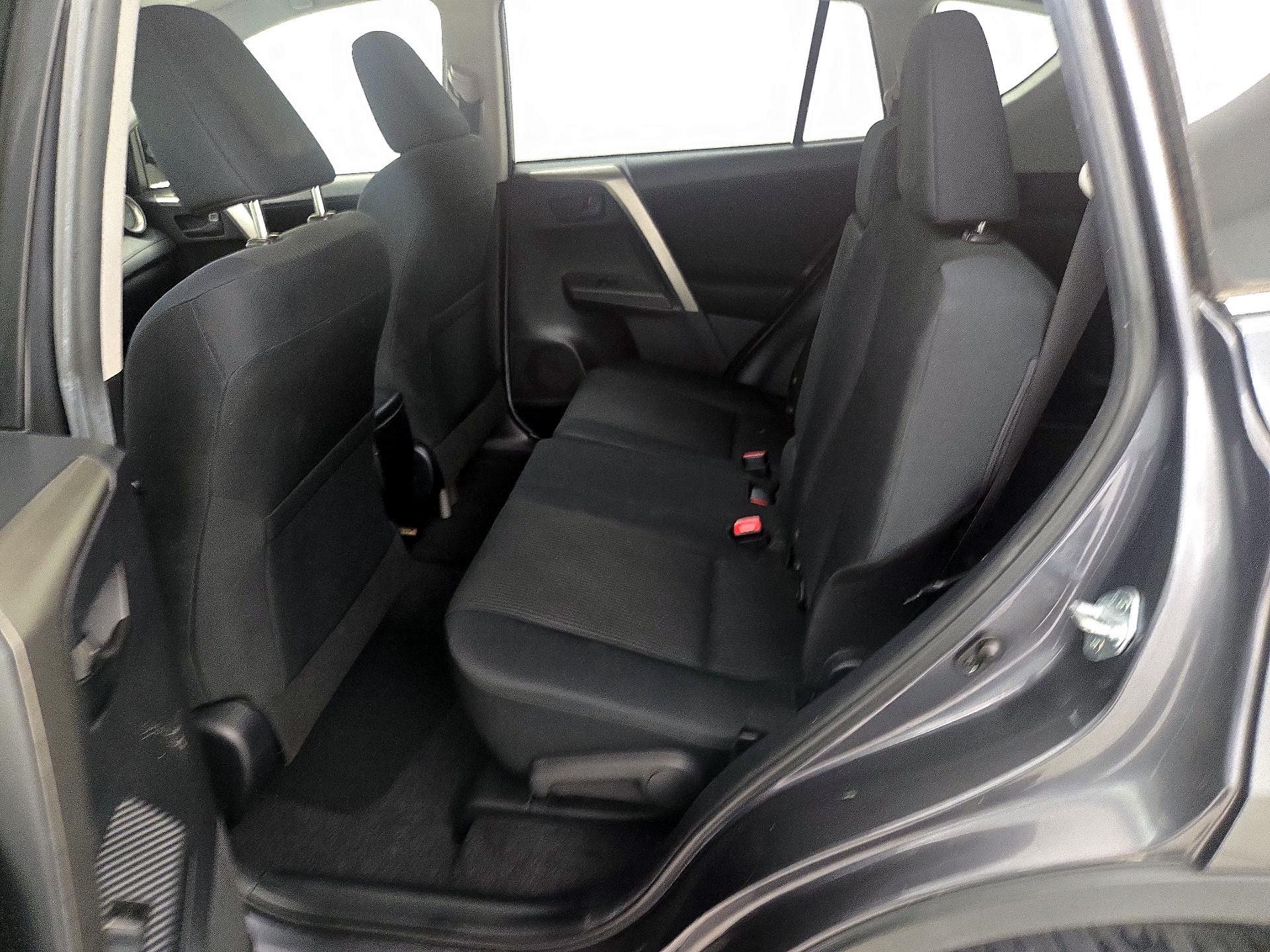 Thumbnail: 2015 Toyota RAV4 - 19