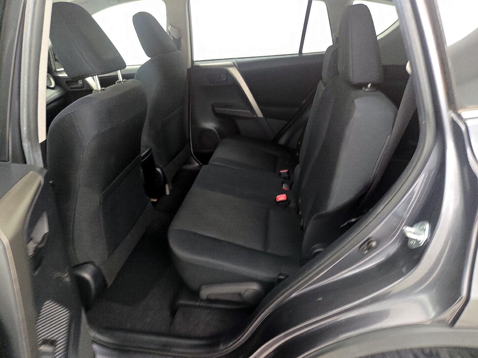 2015 Toyota RAV4 LE - Photo 20