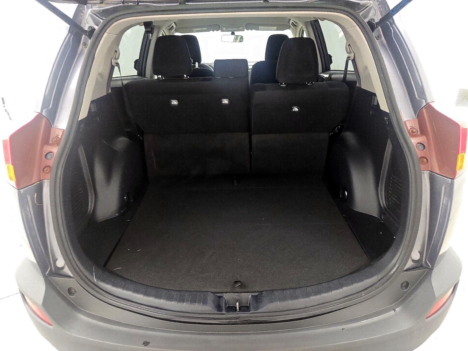 2015 Toyota RAV4 LE - Photo 21
