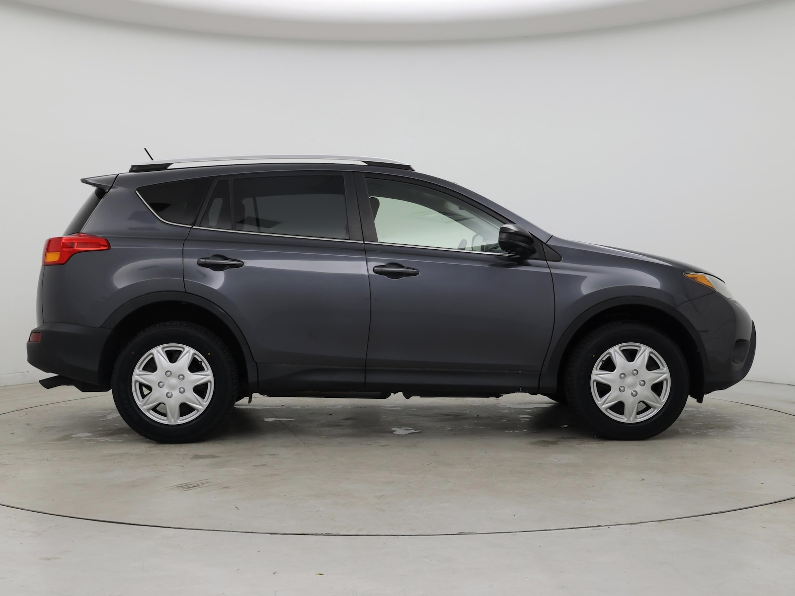 2015 Toyota RAV4 LE - Photo 8