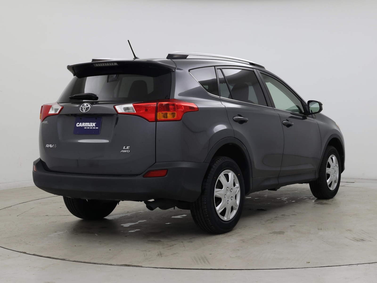 2015 Toyota RAV4 LE - Photo 9