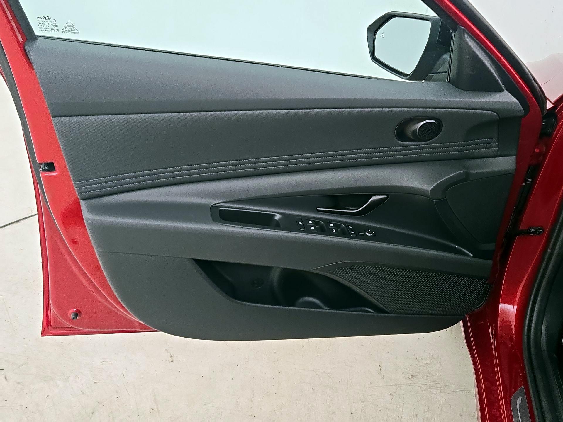 Thumbnail: 2025 Hyundai Elantra - 12