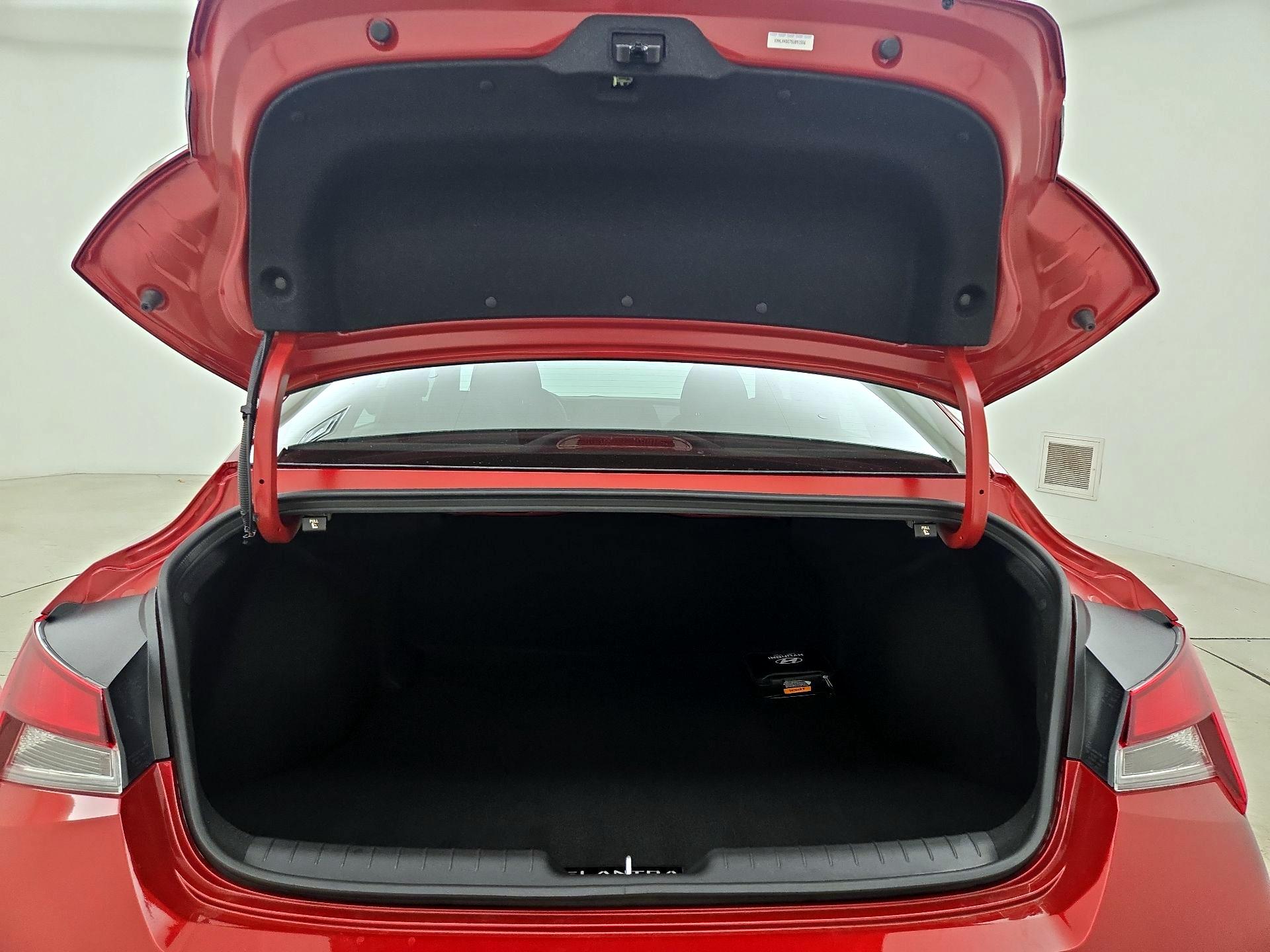 Thumbnail: 2025 Hyundai Elantra - 20