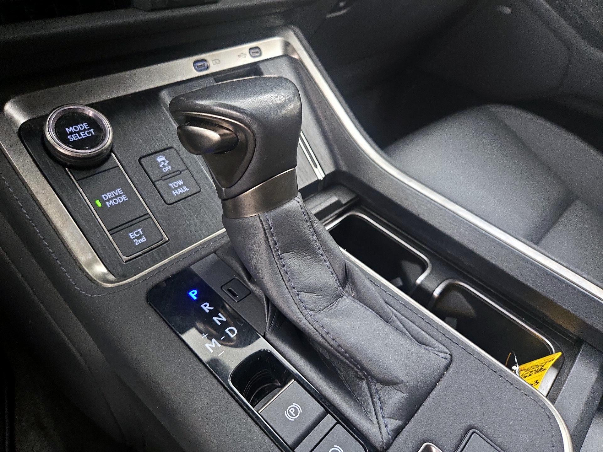 Thumbnail: 2024 Lexus GX - 18