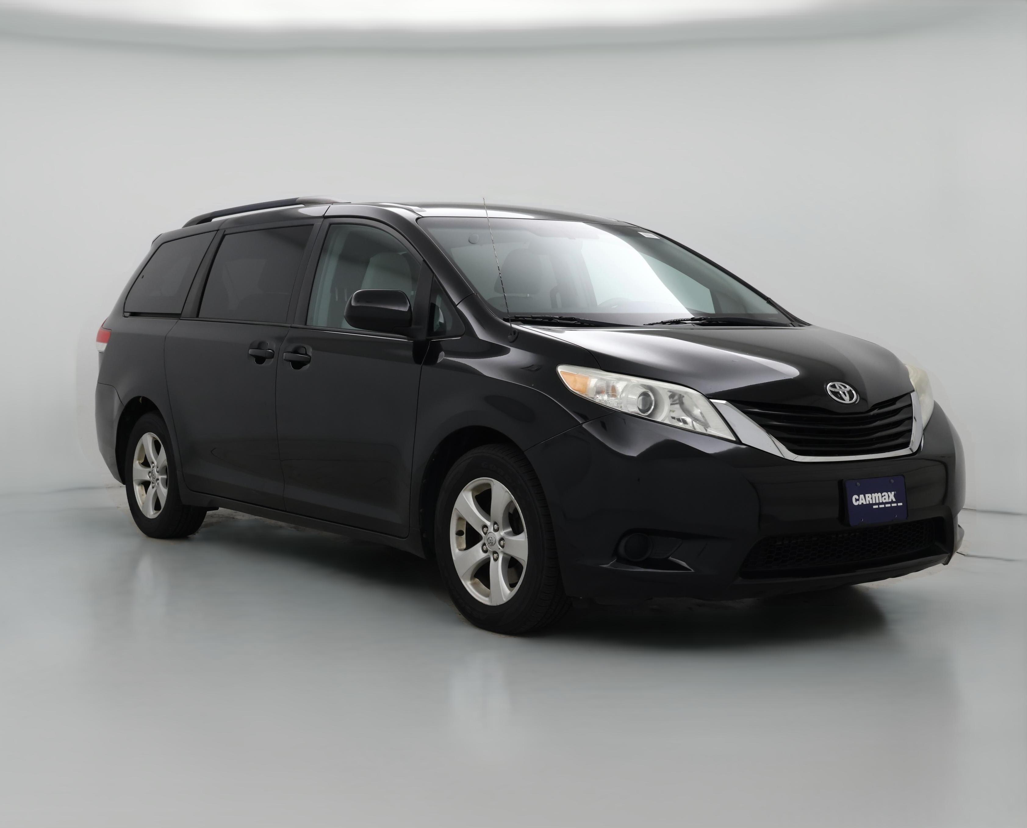 Thumbnail: 2014 Toyota Sienna - 1
