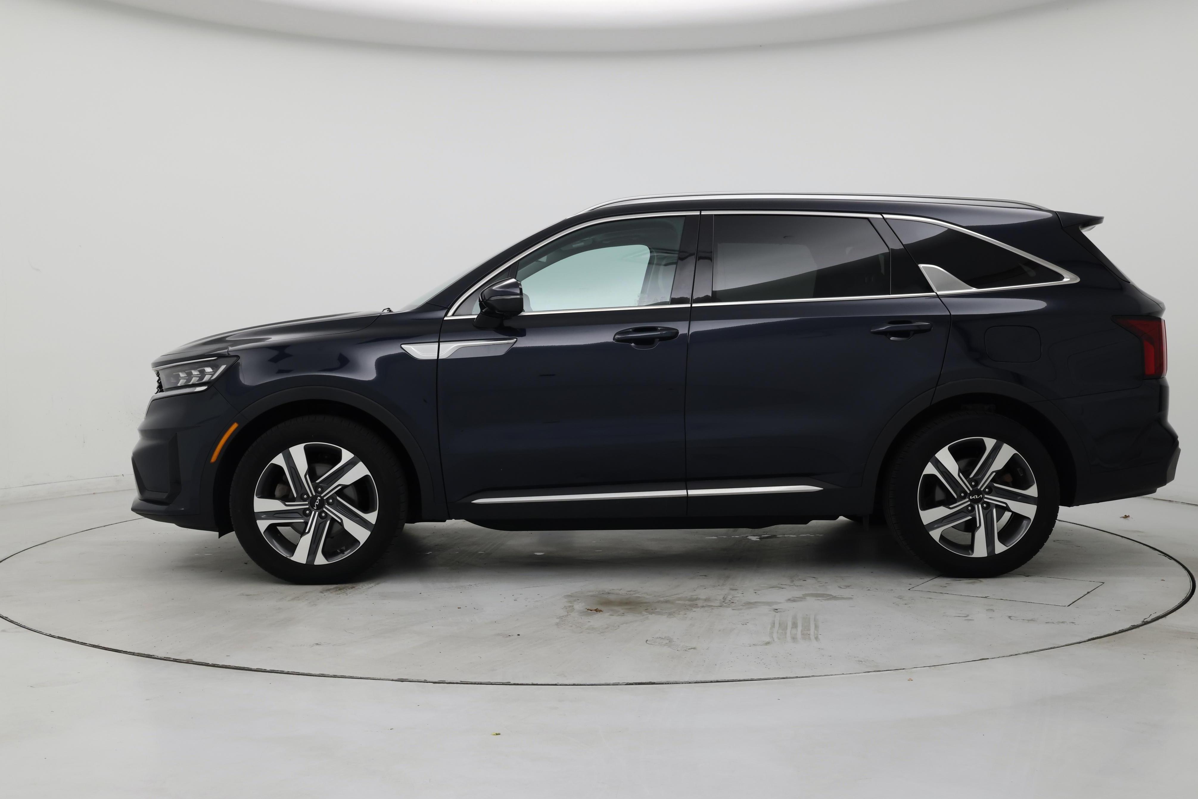 Thumbnail: 2023 Kia Sorento - 3