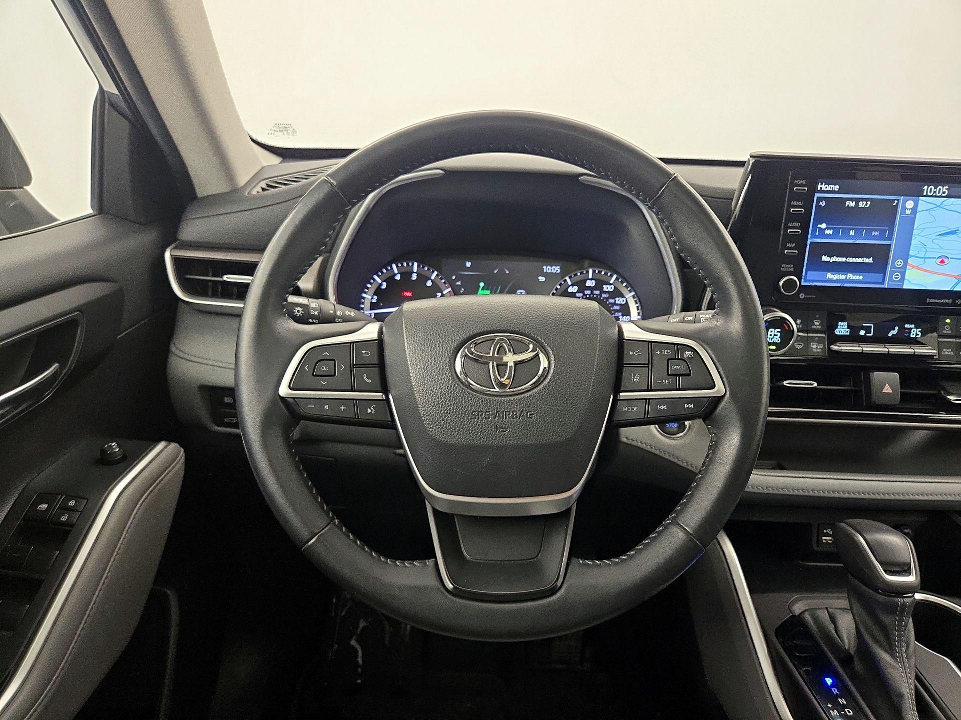 Thumbnail: 2022 Toyota Highlander - 10