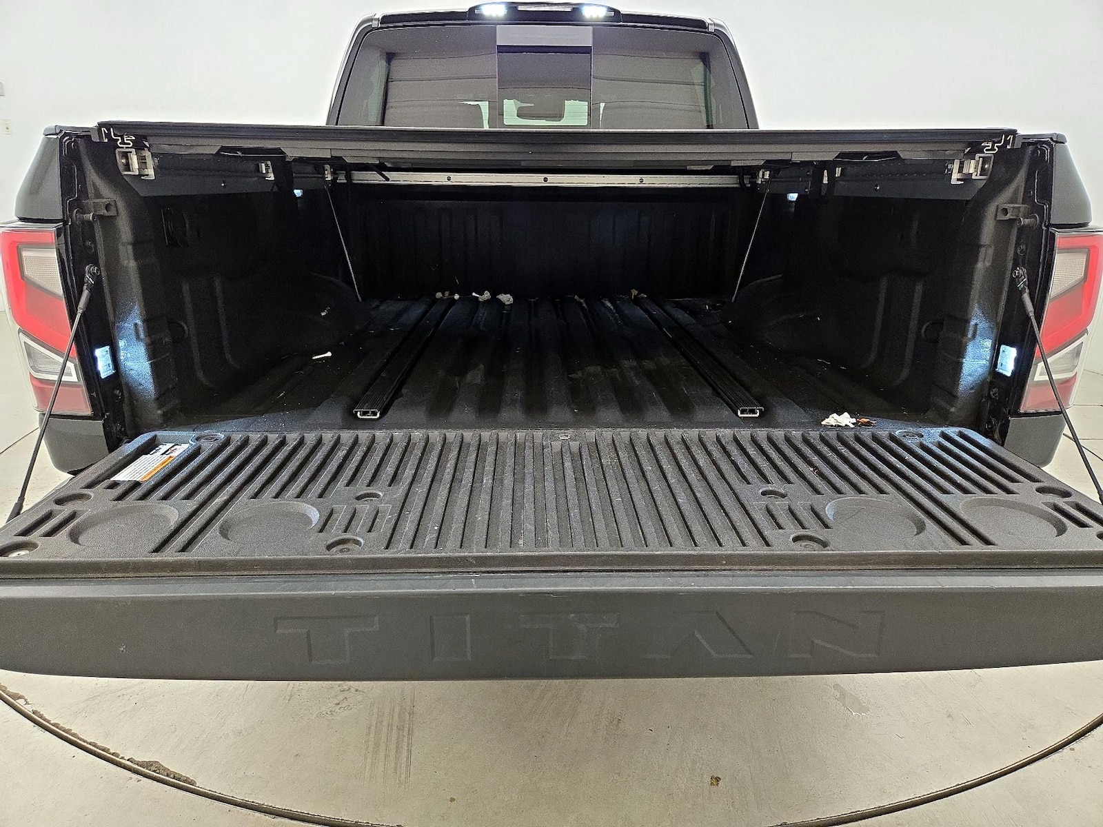 2021 Nissan Titan PRO-4X - Photo 22