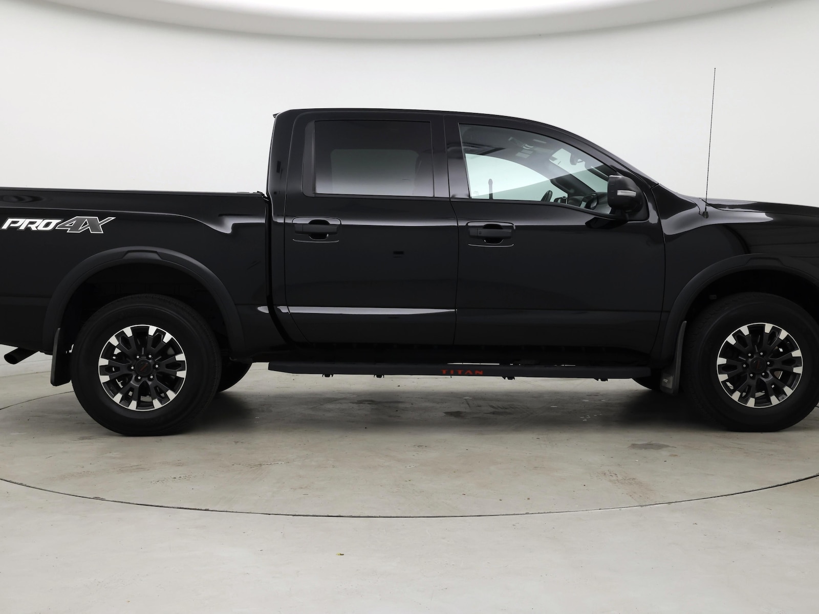 2021 Nissan Titan PRO-4X - Photo 8