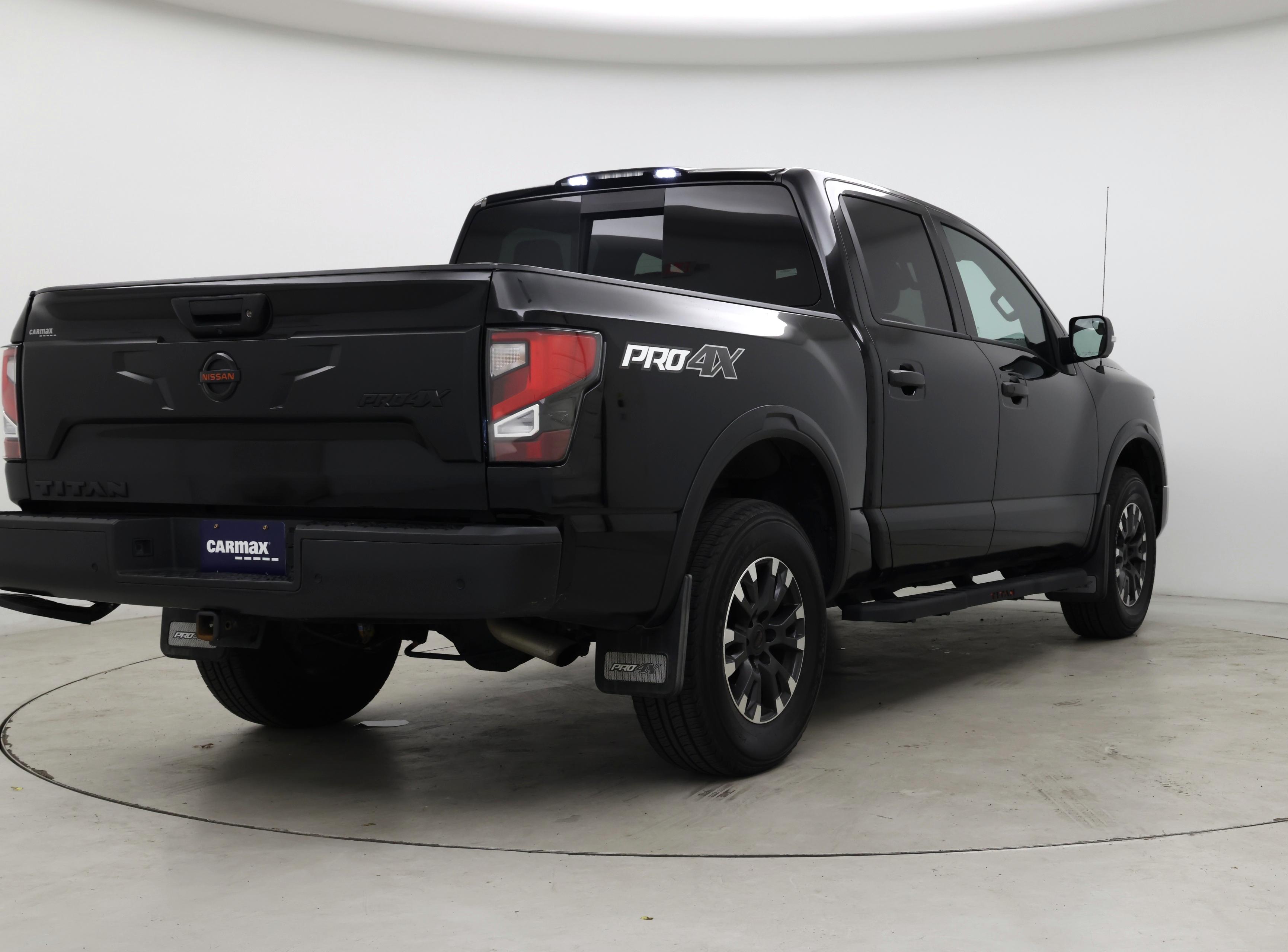 Thumbnail: 2021 Nissan Titan - 8