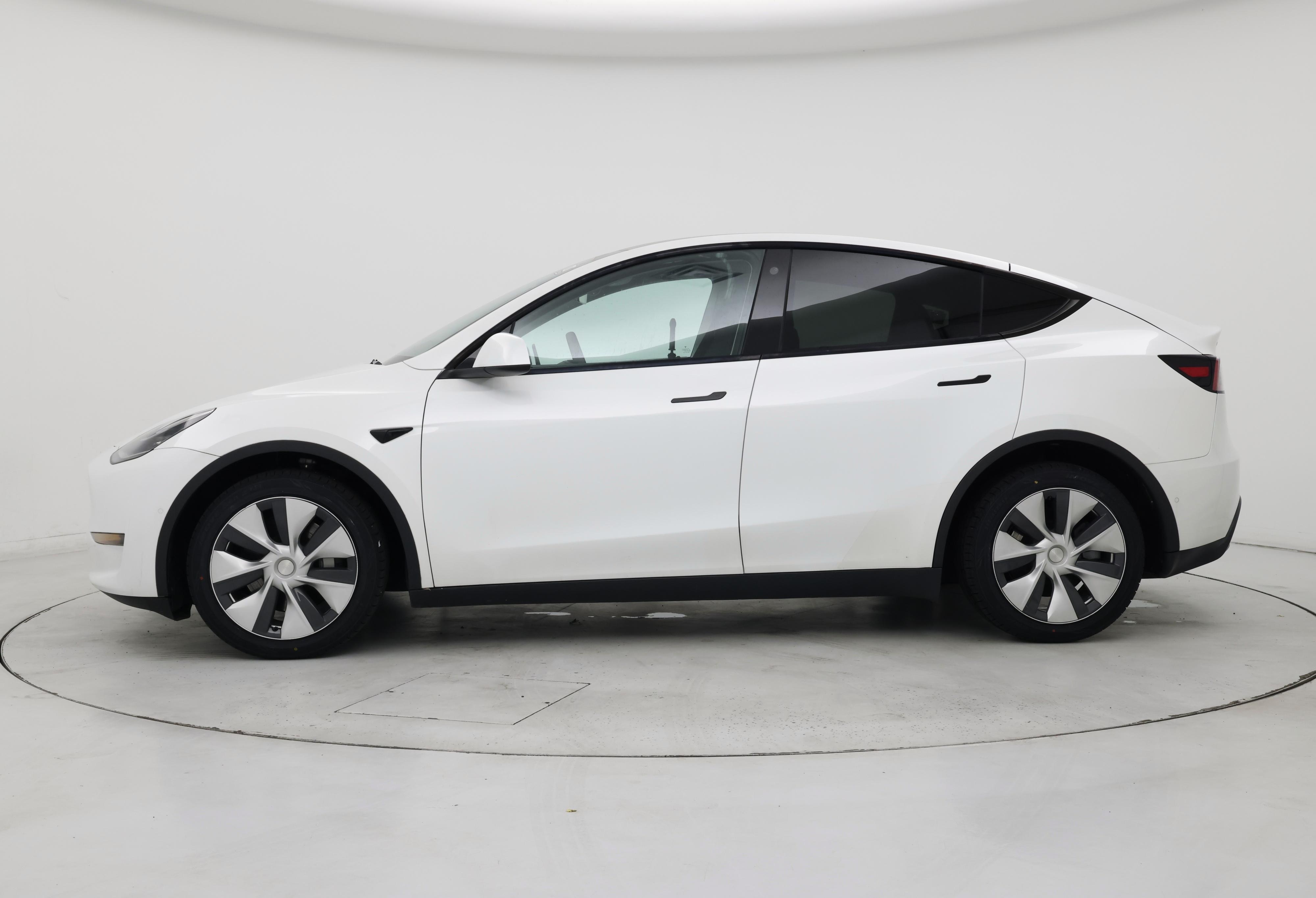 Thumbnail: 2022 Tesla Model Y - 3
