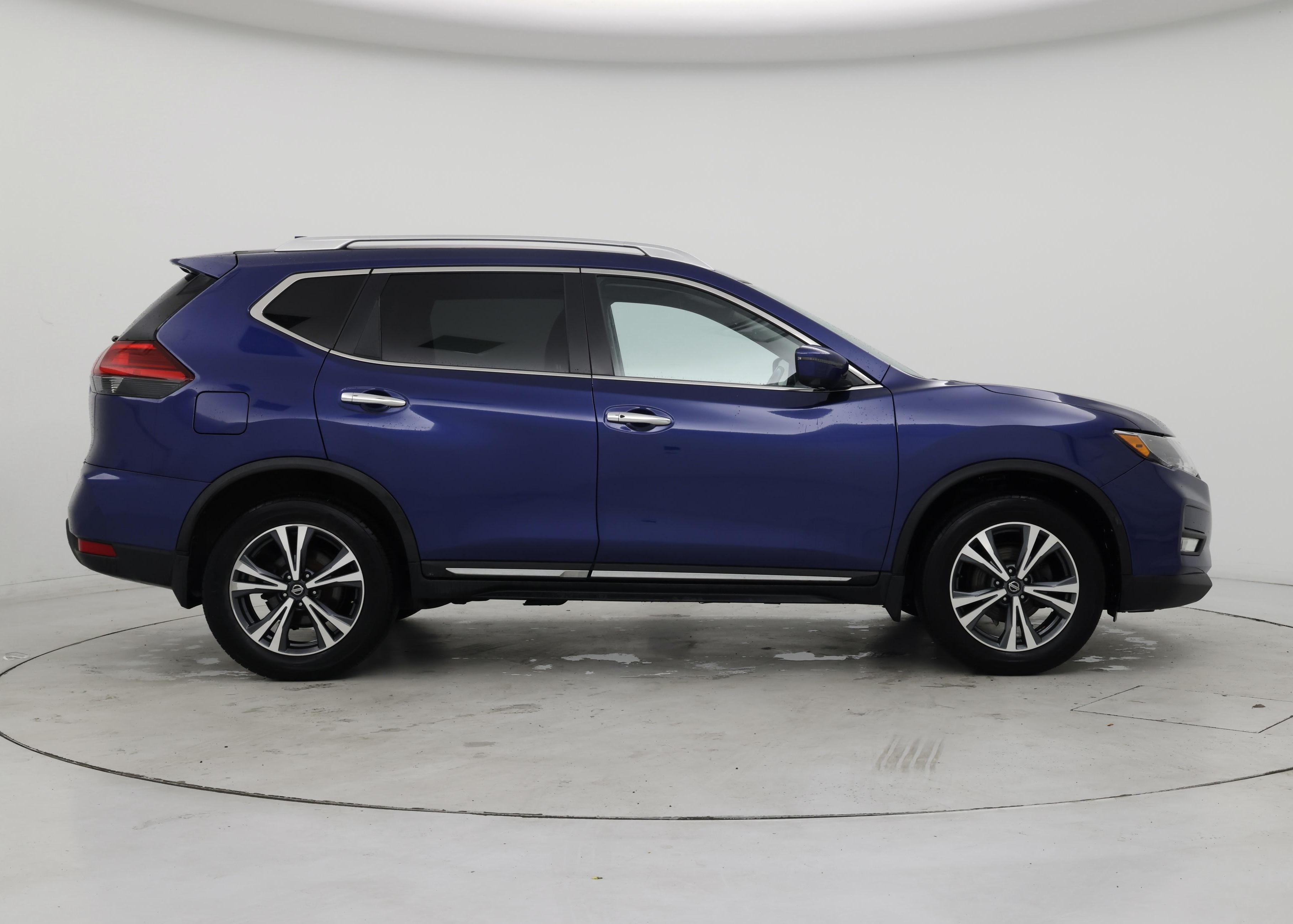 Thumbnail: 2017 Nissan Rogue - 7