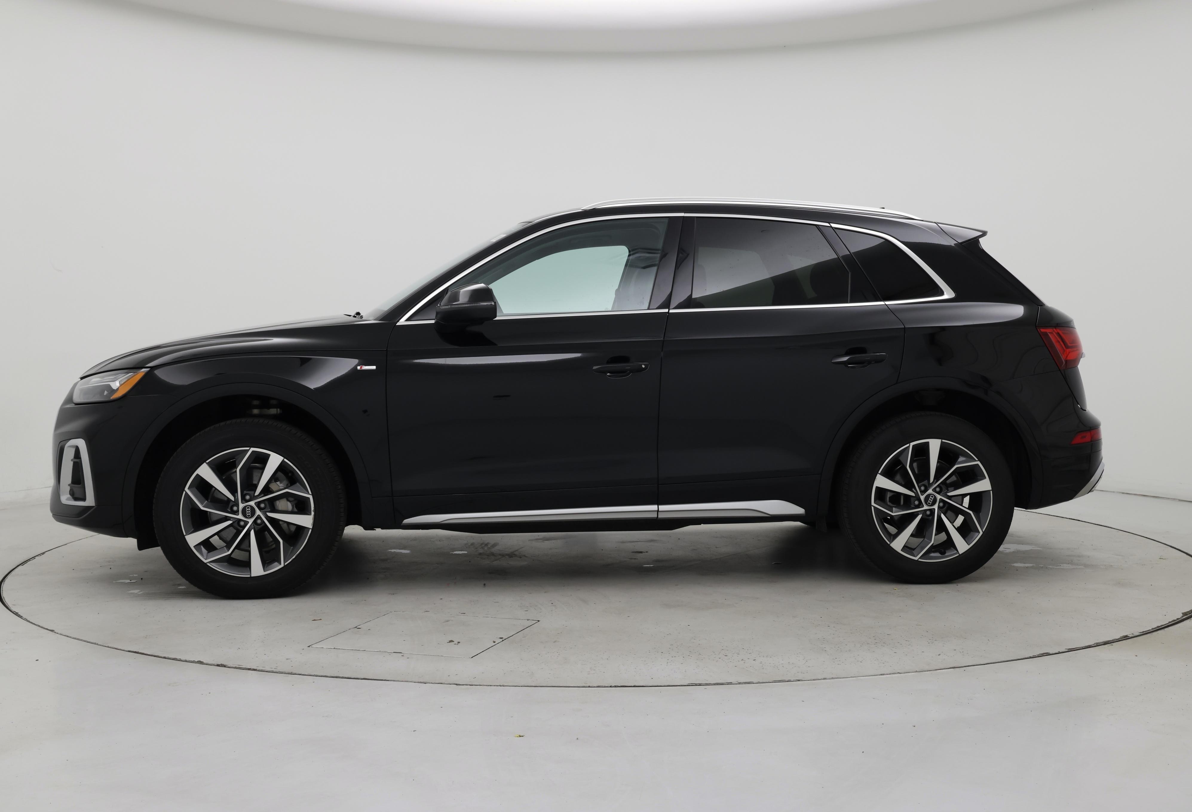 Thumbnail: 2022 Audi Q5 - 3