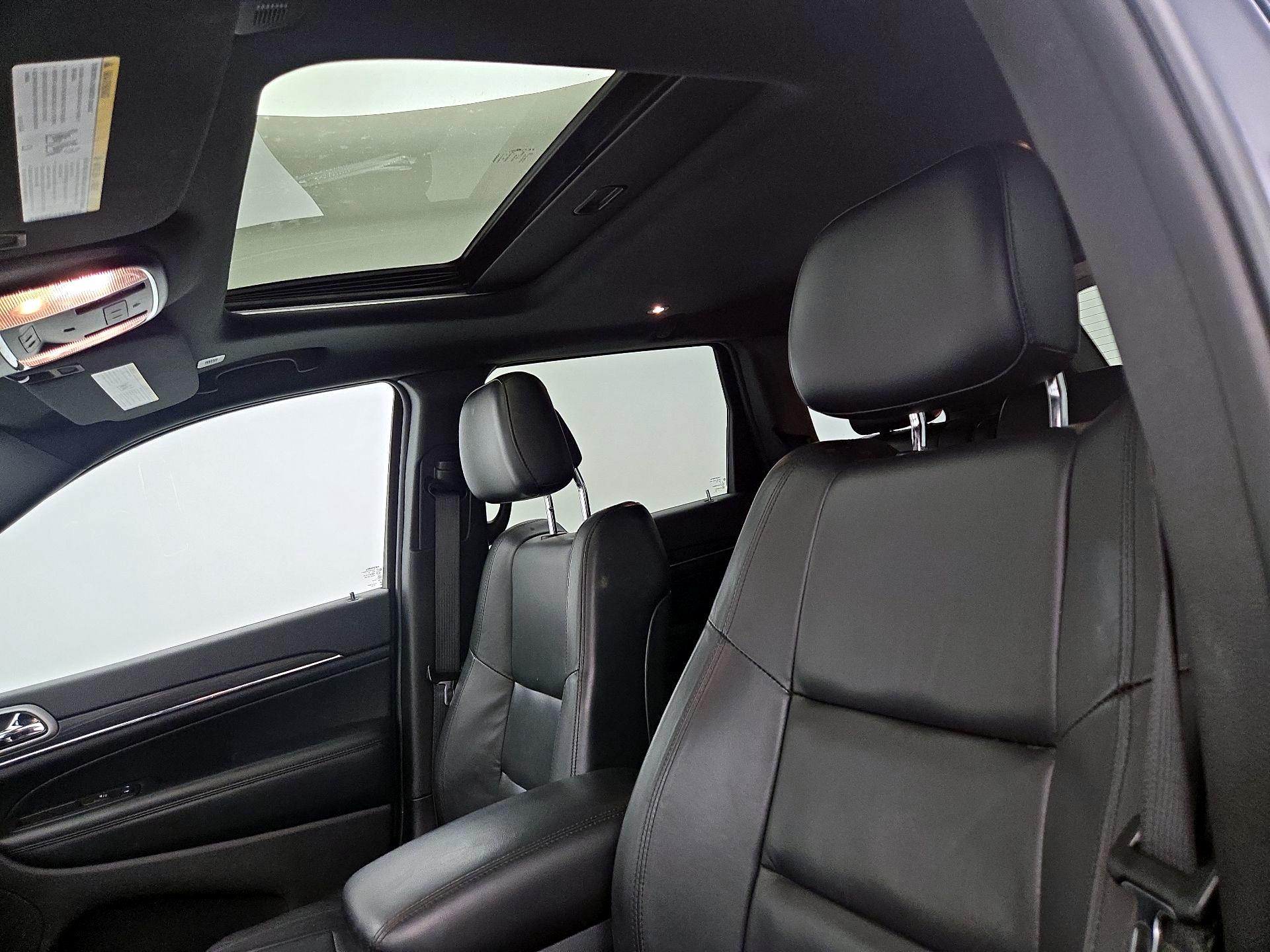 Thumbnail: 2020 Jeep Grand Cherokee - 20