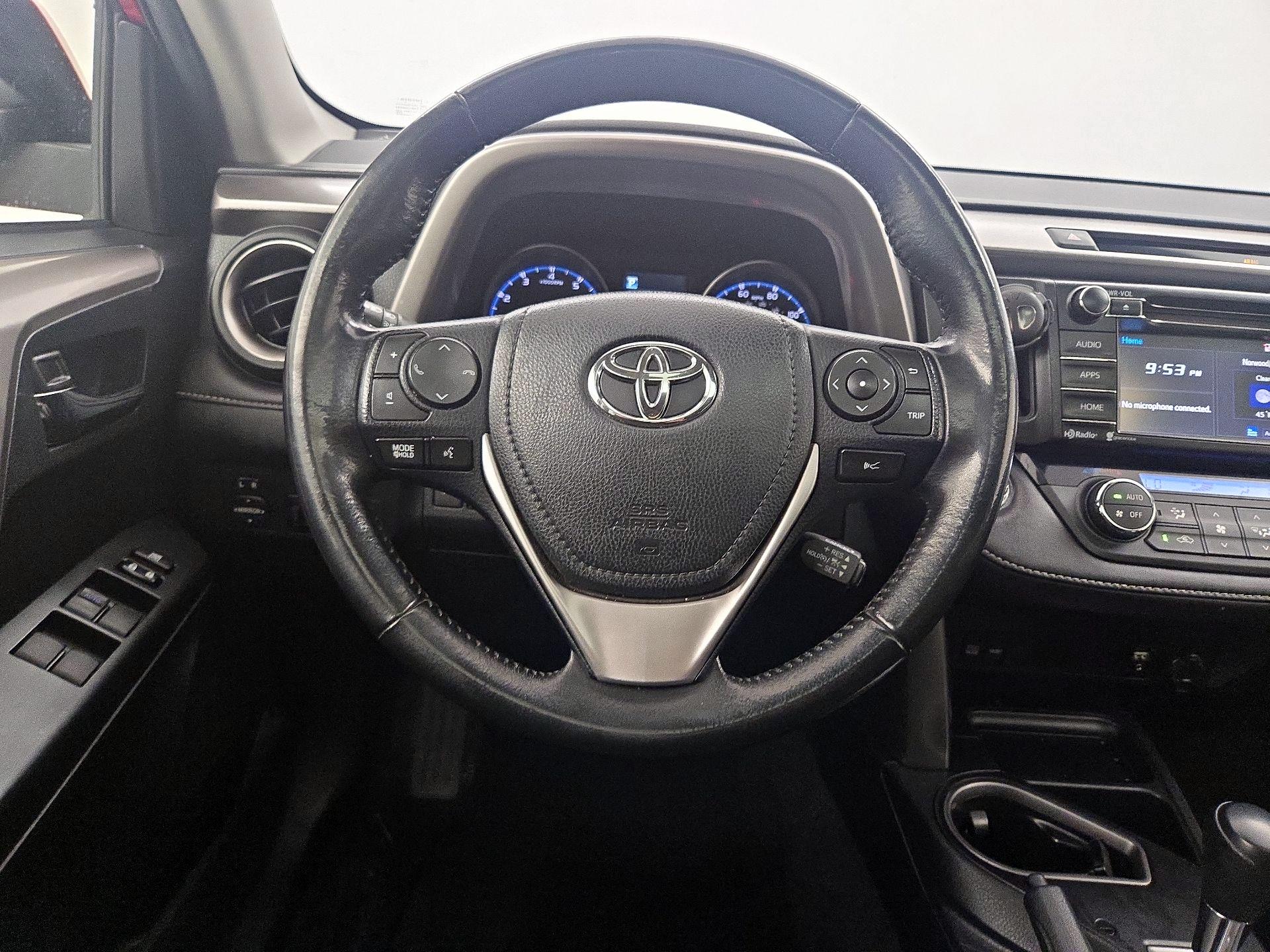 Thumbnail: 2017 Toyota RAV4 - 10