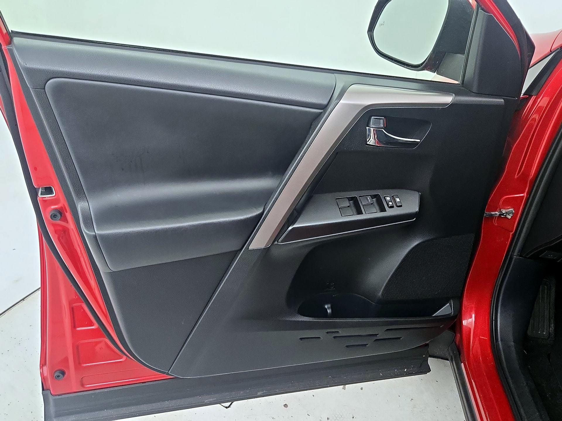 Thumbnail: 2017 Toyota RAV4 - 12