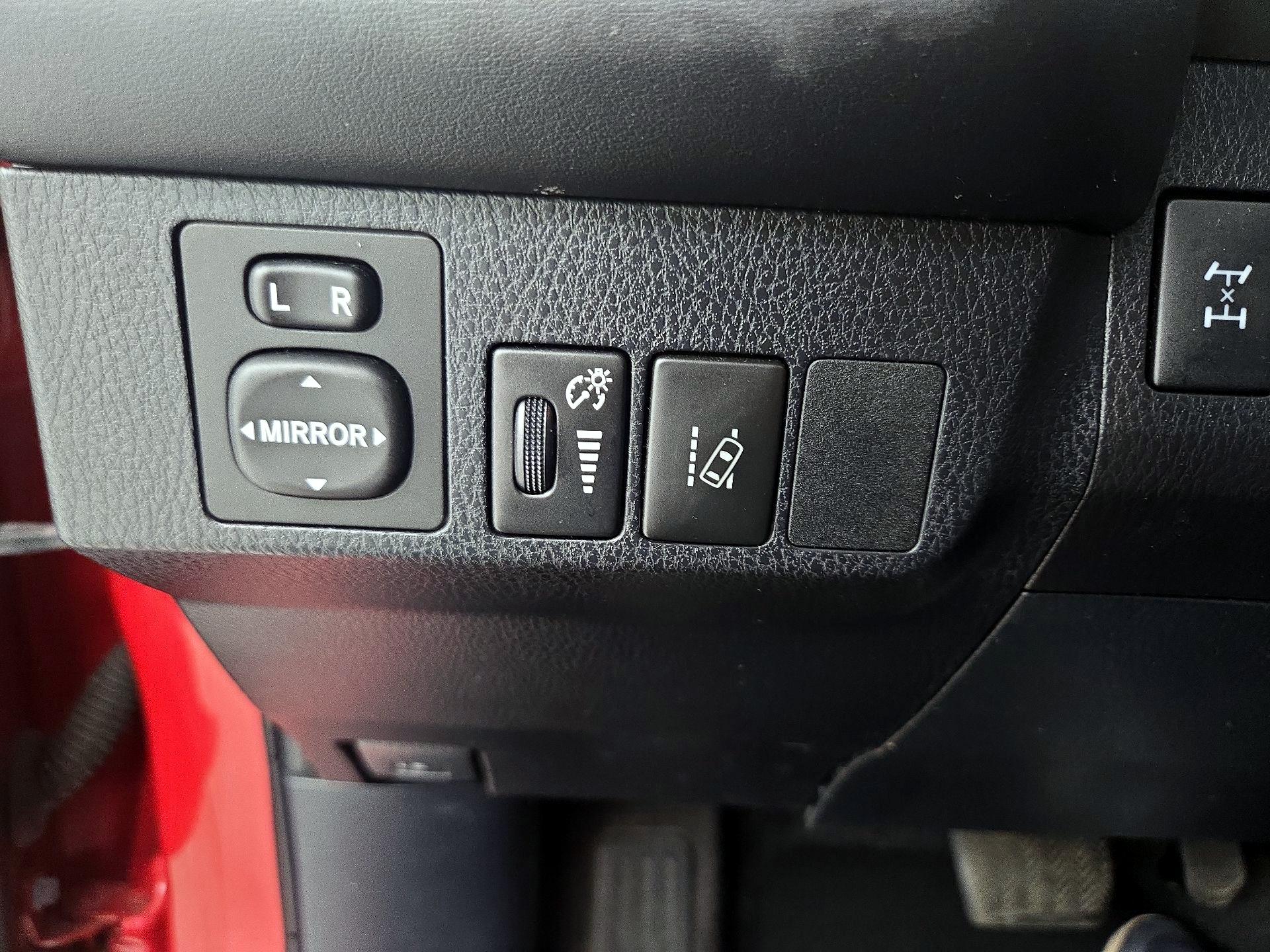 Thumbnail: 2017 Toyota RAV4 - 13