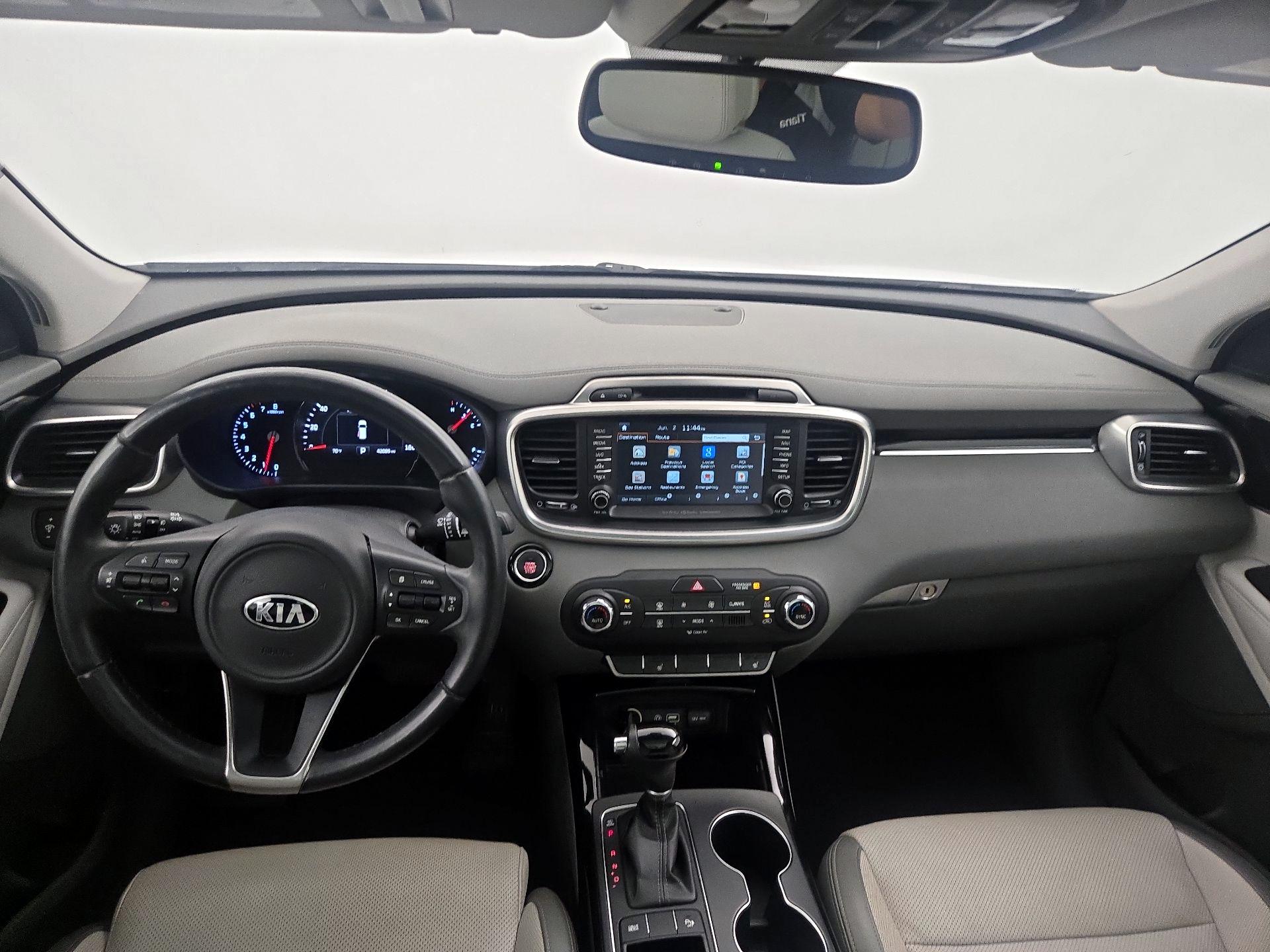 Thumbnail: 2016 Kia Sorento - 9