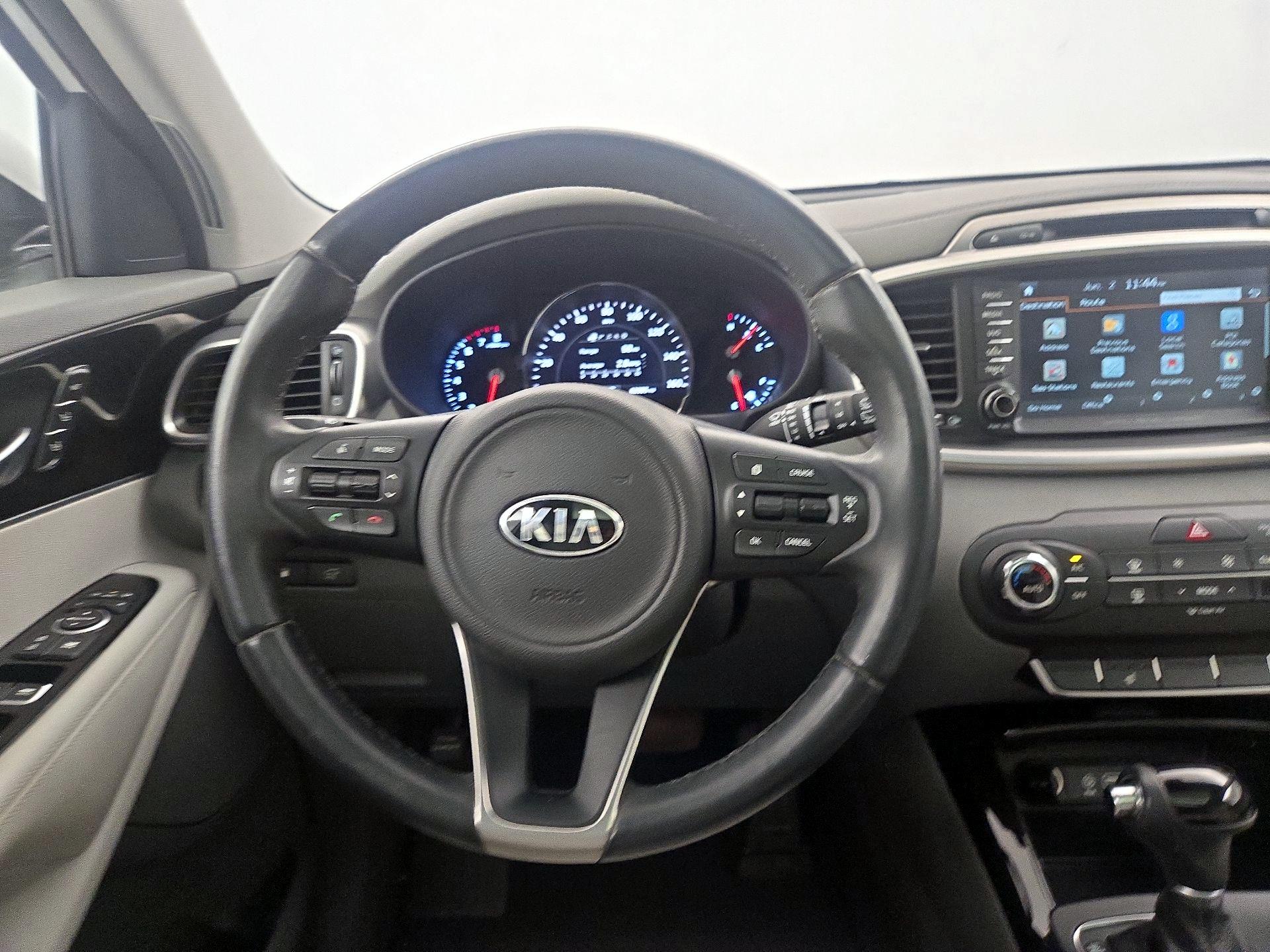 Thumbnail: 2016 Kia Sorento - 10