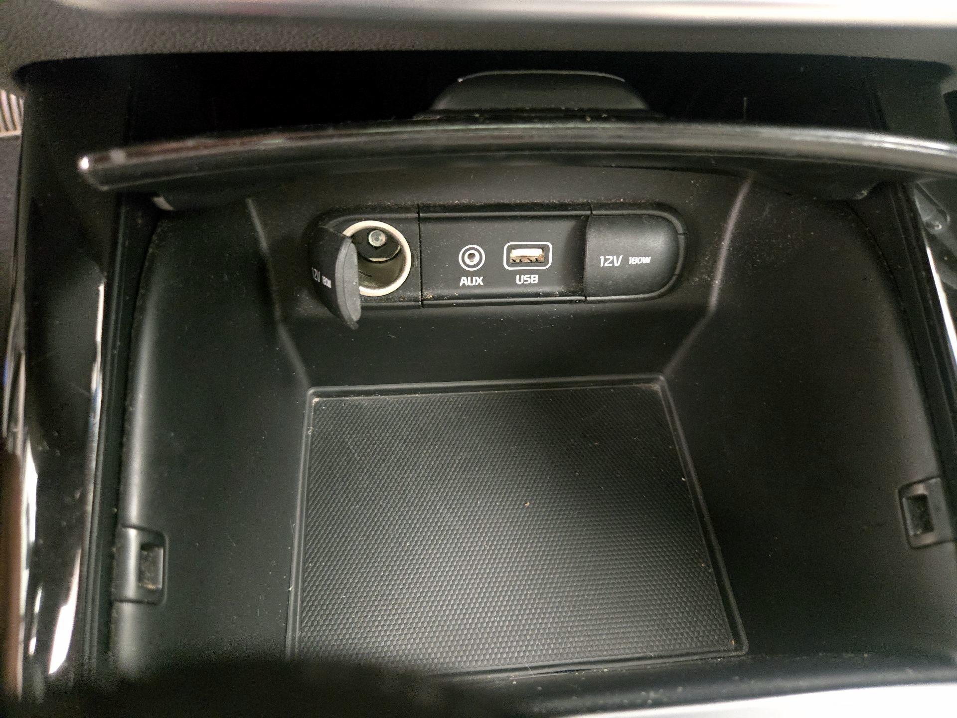 Thumbnail: 2016 Kia Sorento - 19