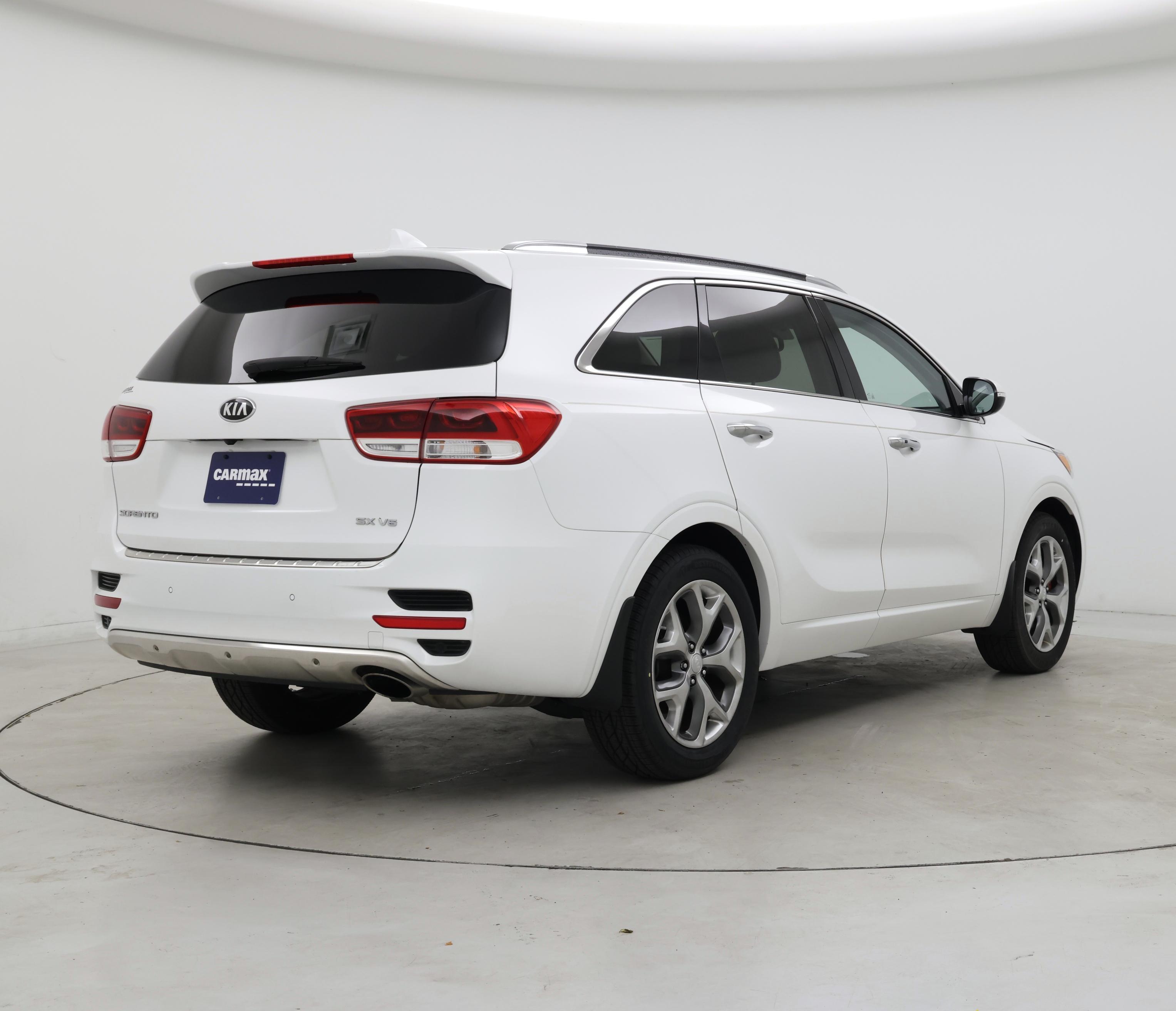Thumbnail: 2016 Kia Sorento - 8