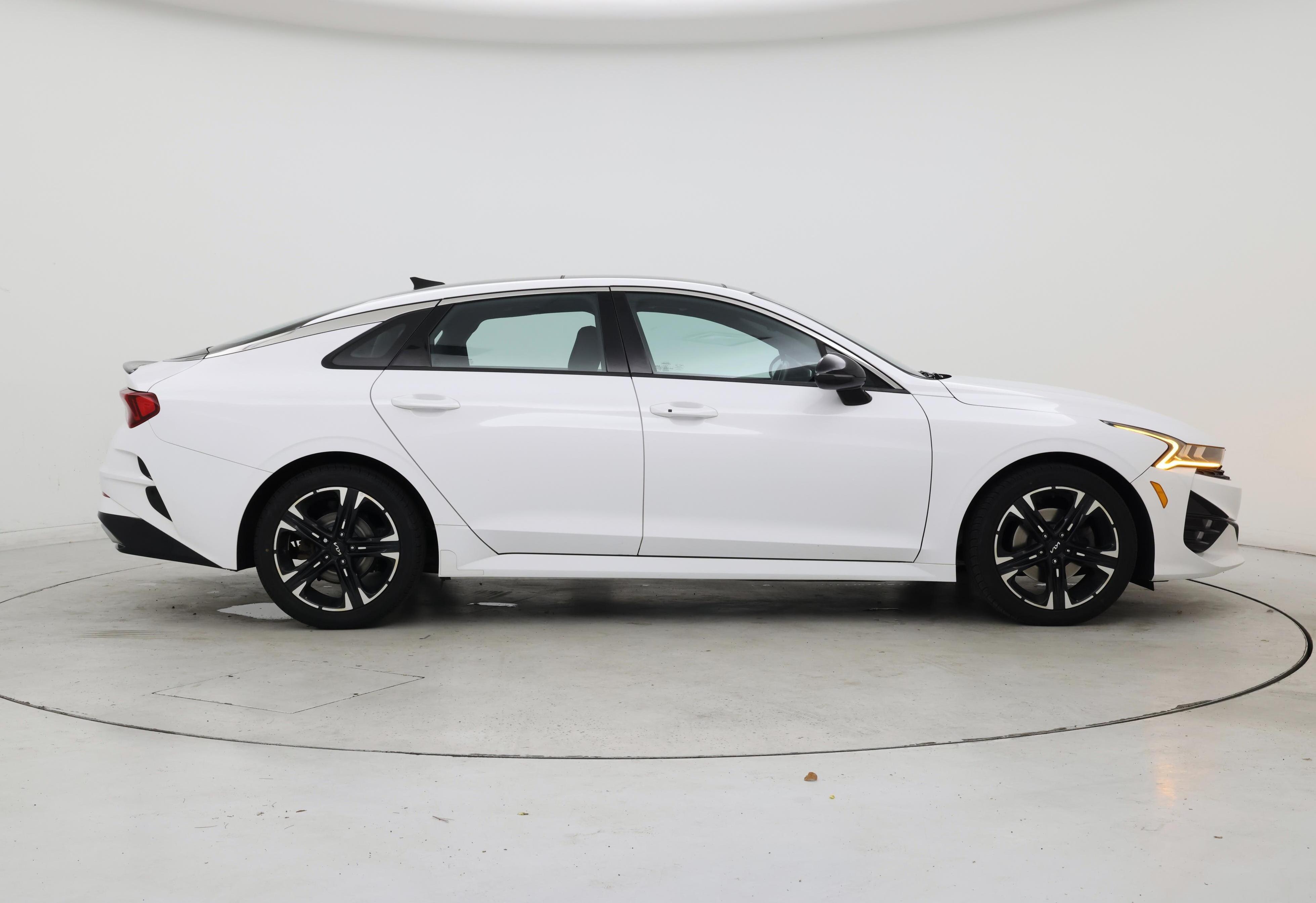 Thumbnail: 2022 Kia K5 - 7