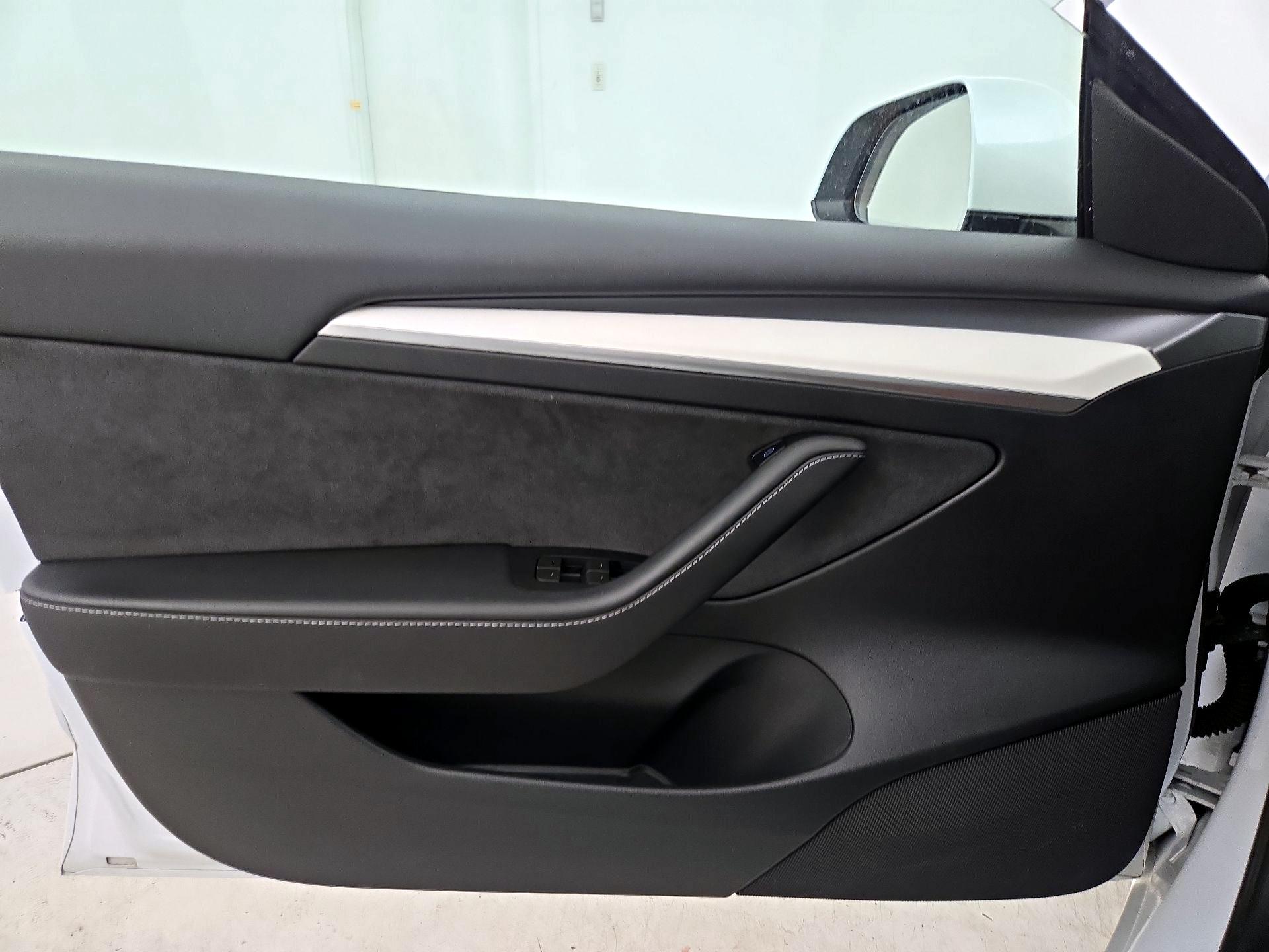 Thumbnail: 2023 Tesla Model 3 - 12