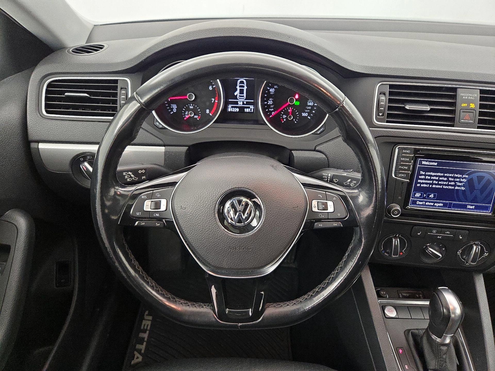 Thumbnail: 2017 Volkswagen Jetta - 10