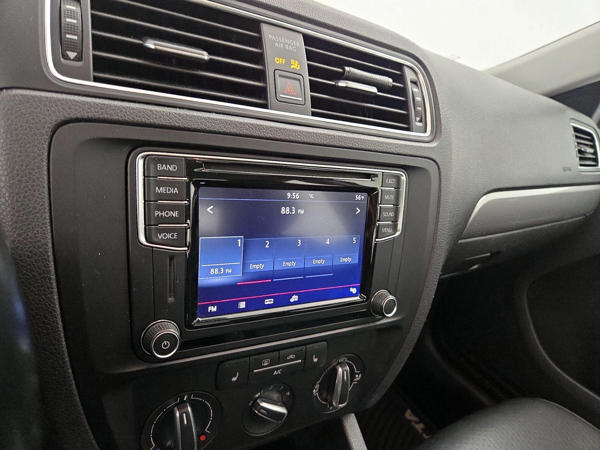 Thumbnail: 2017 Volkswagen Jetta - 15