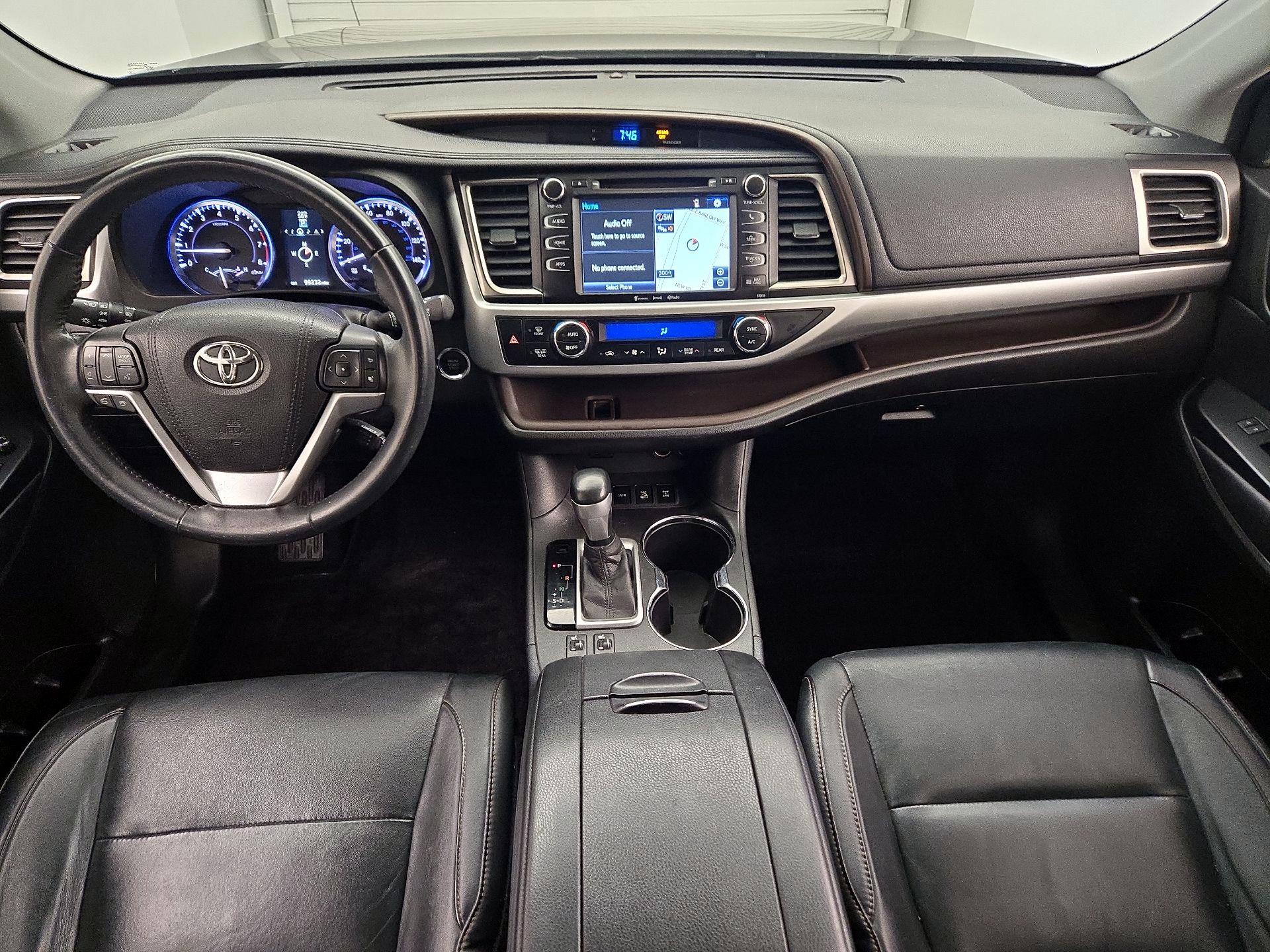 Thumbnail: 2016 Toyota Highlander - 9