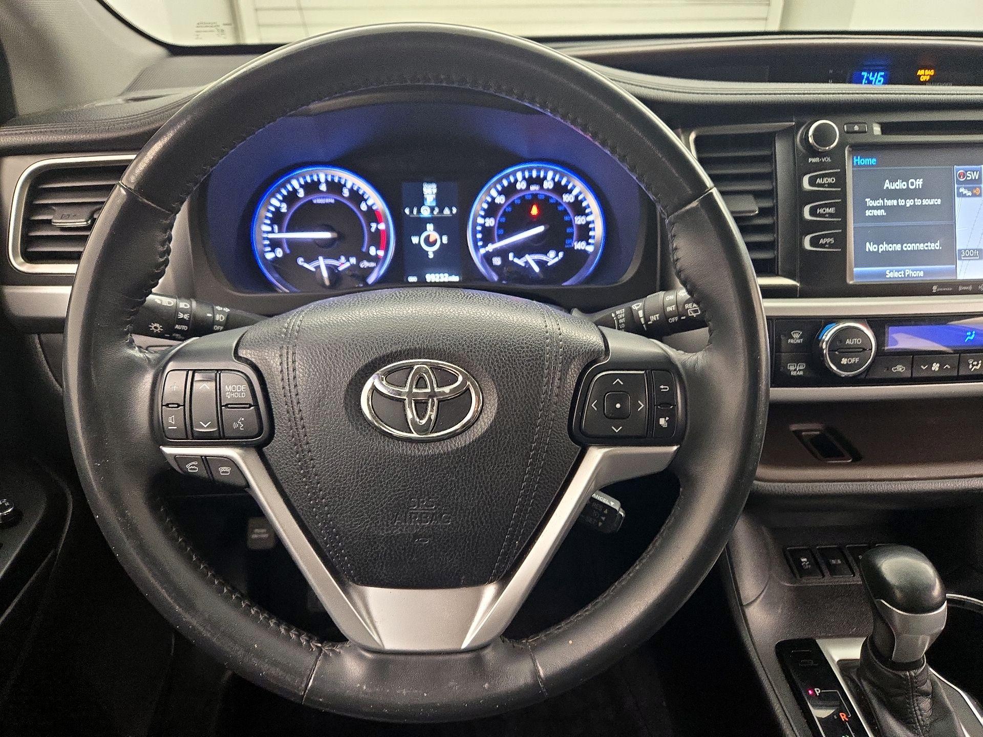 Thumbnail: 2016 Toyota Highlander - 10