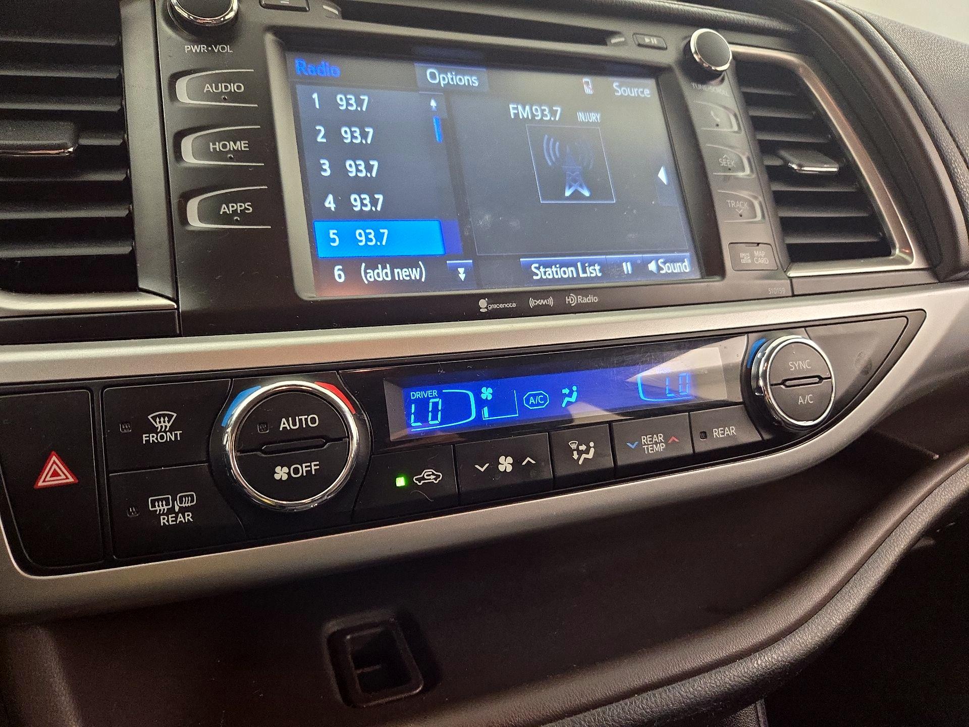 Thumbnail: 2016 Toyota Highlander - 15