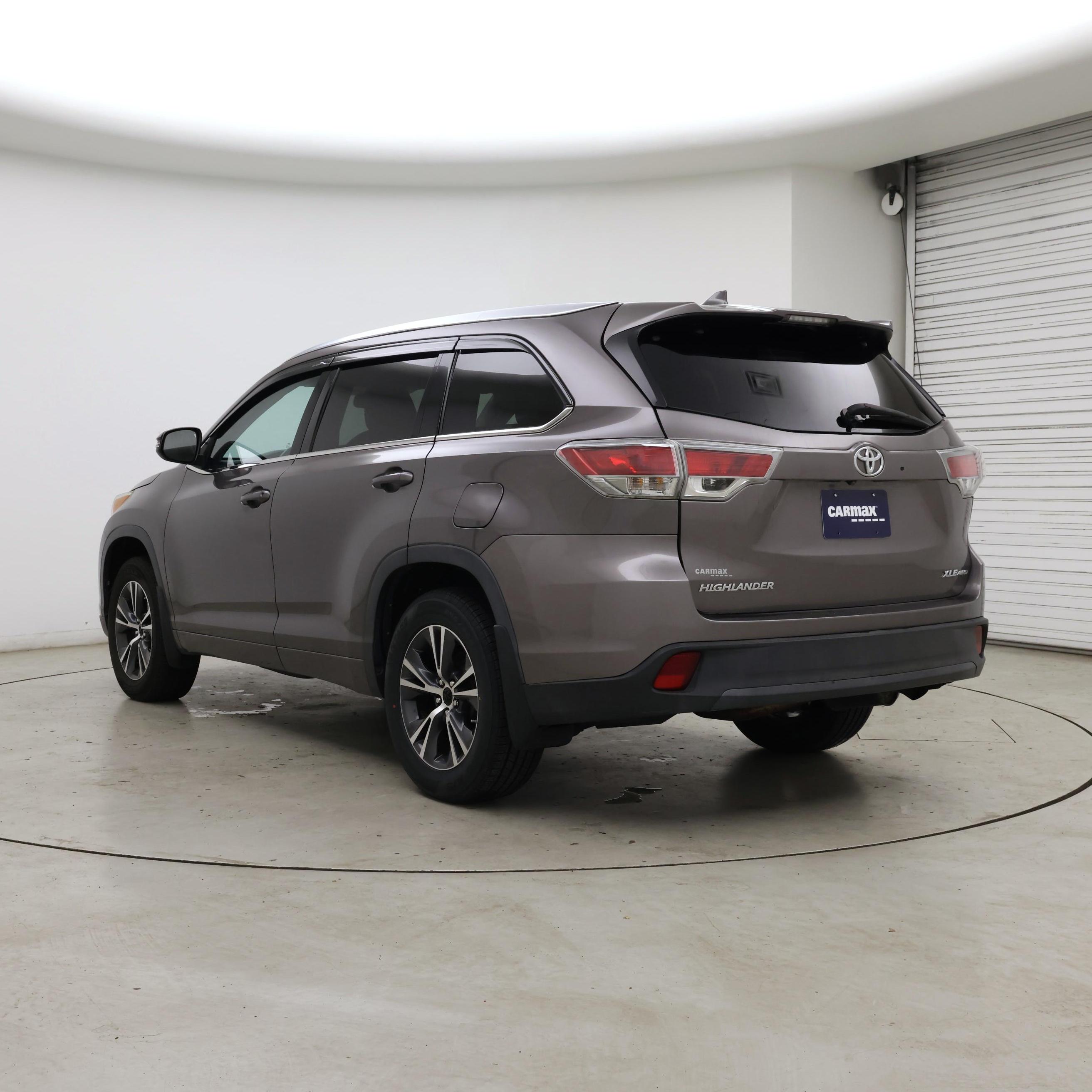 Thumbnail: 2016 Toyota Highlander - 2